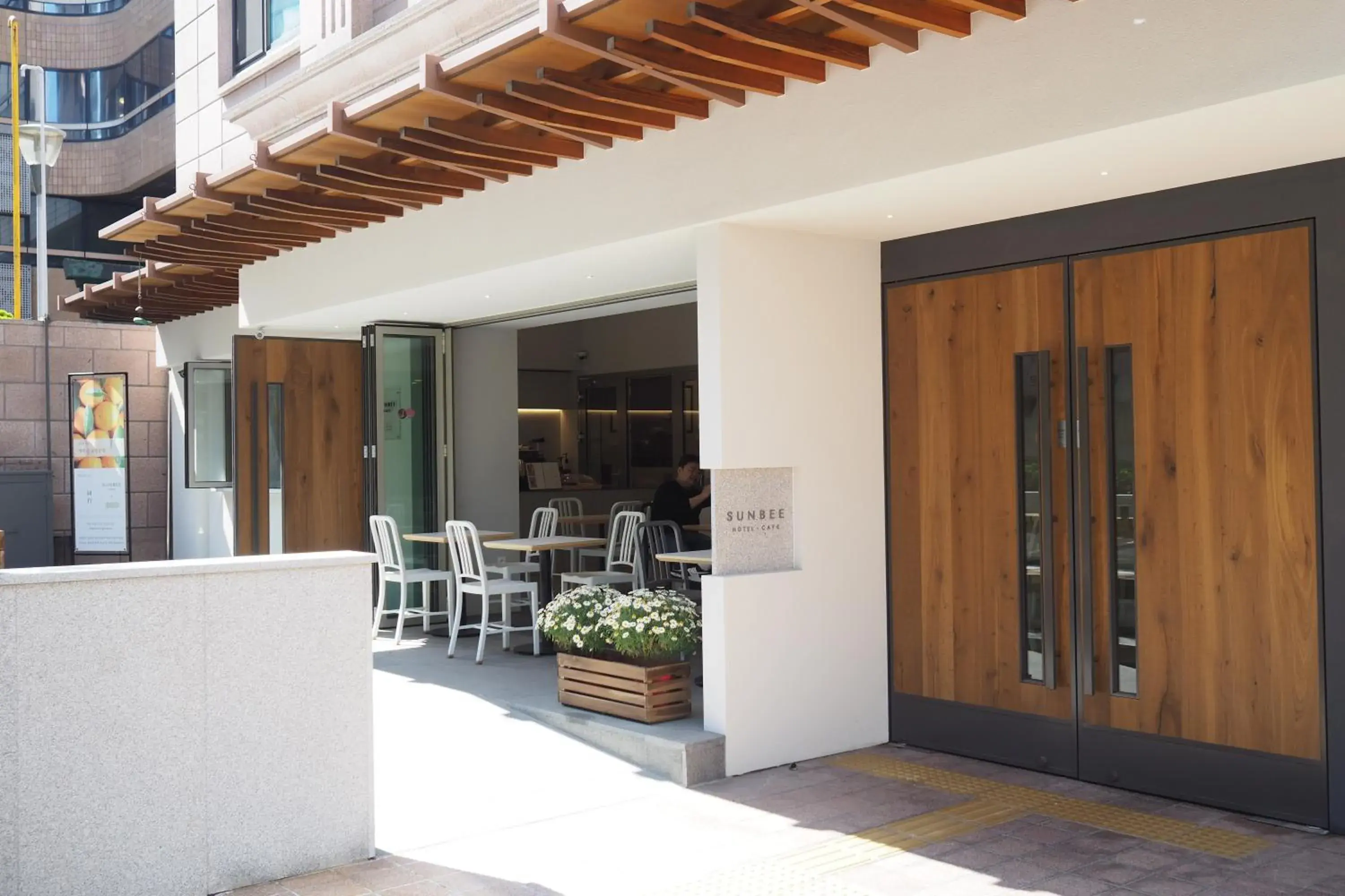 Facade/entrance in Hotel Sunbee Insadong Facade/entrance in Hotel Sunbee Insadong