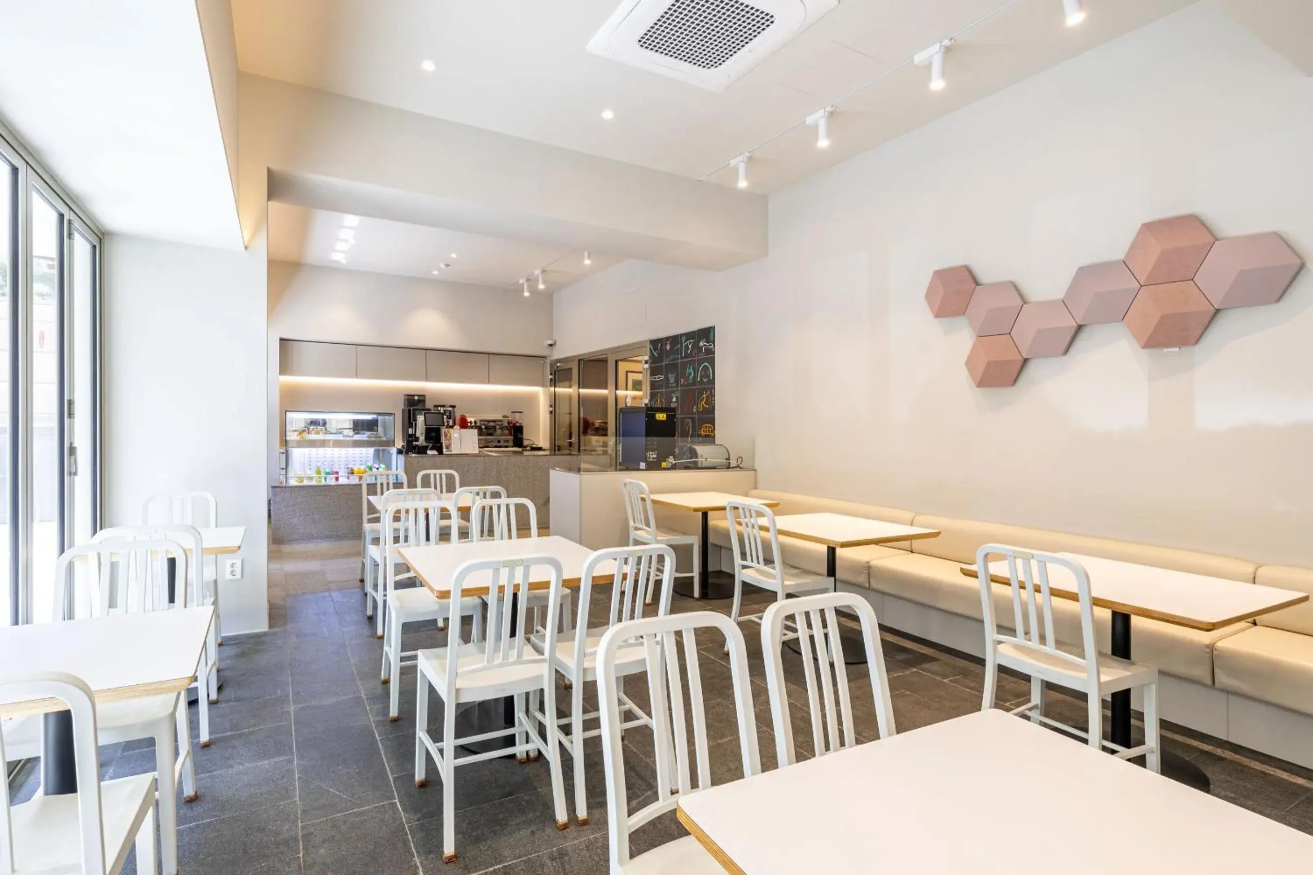 Restaurant/places to eat in Hotel Sunbee Insadong Restaurant/places to eat in Hotel Sunbee Insadong