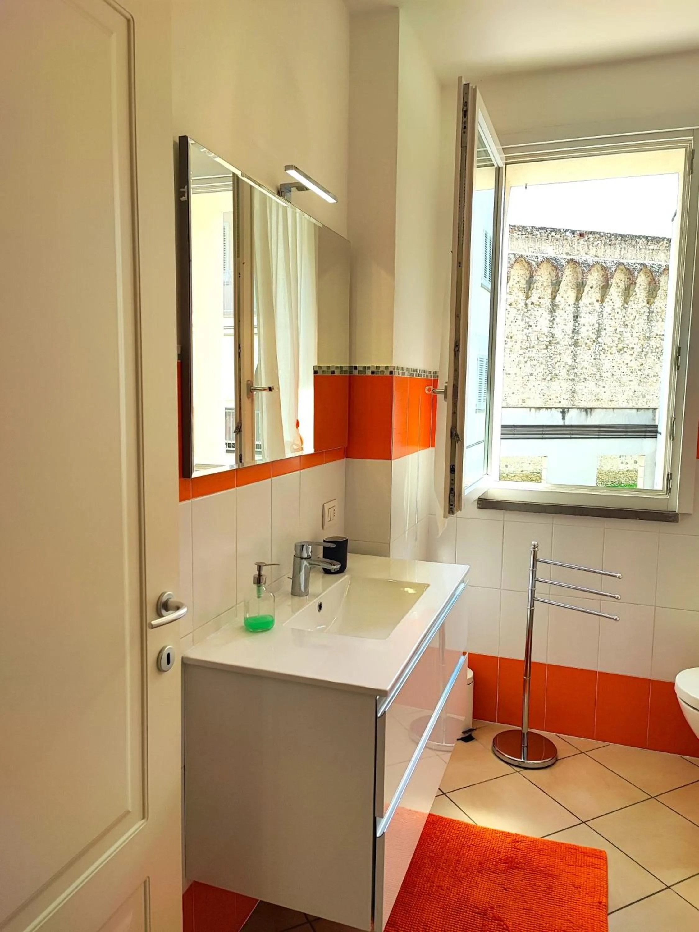 Bathroom in Il Melograno Apartment (Centro Storico Prato)
