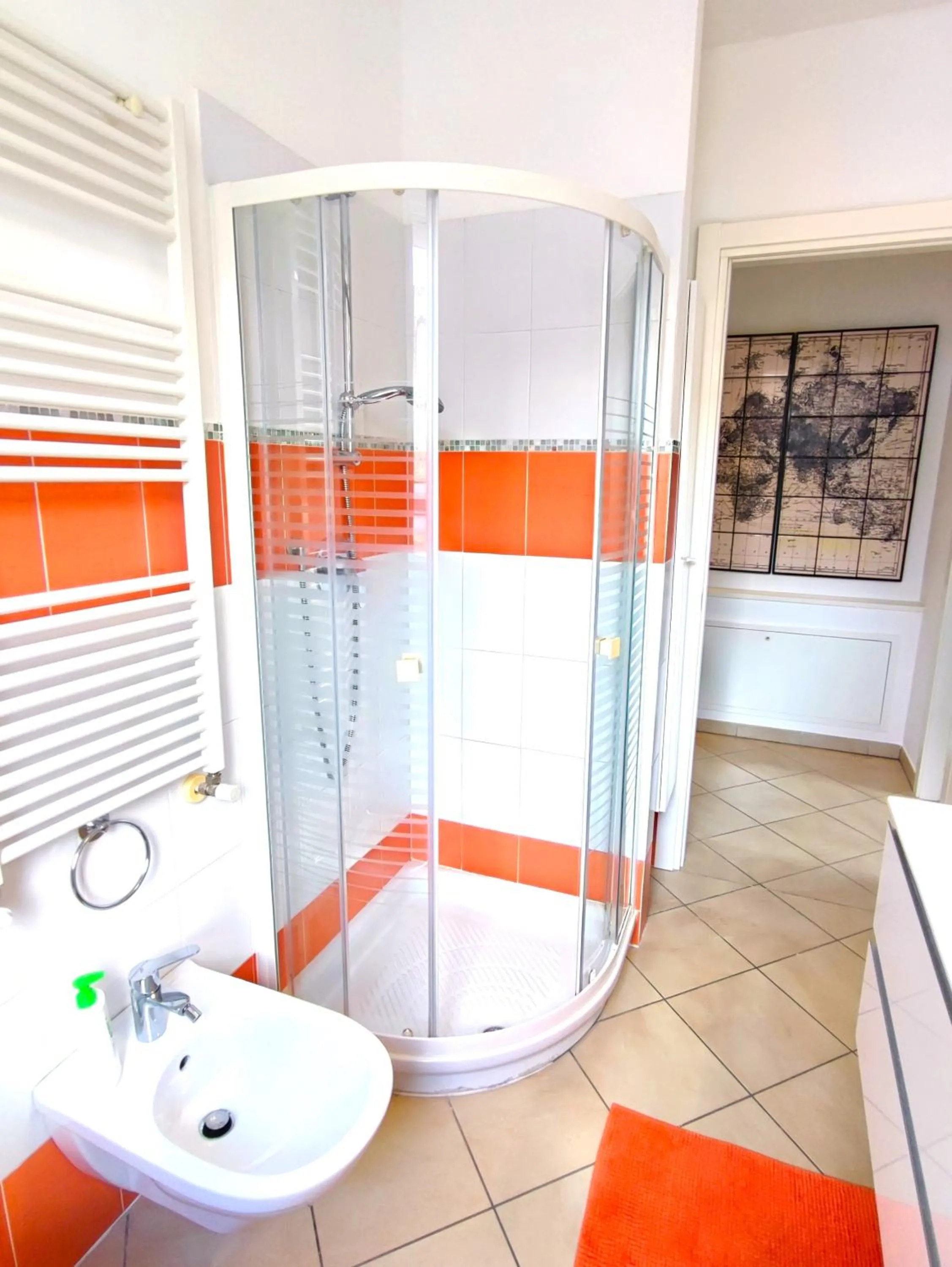 Shower in Il Melograno Apartment (Centro Storico Prato)