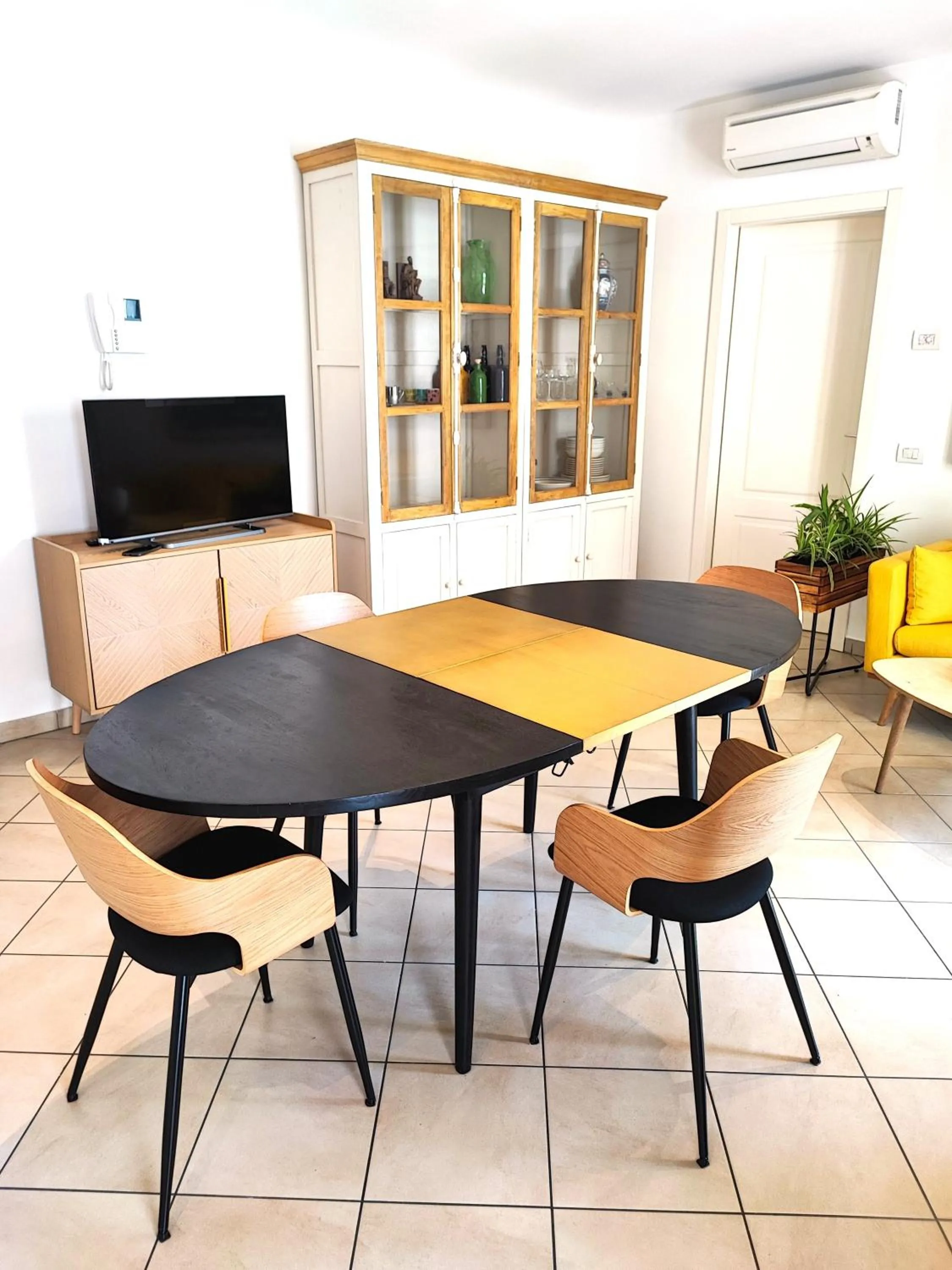 Seating area in Il Melograno Apartment (Centro Storico Prato)