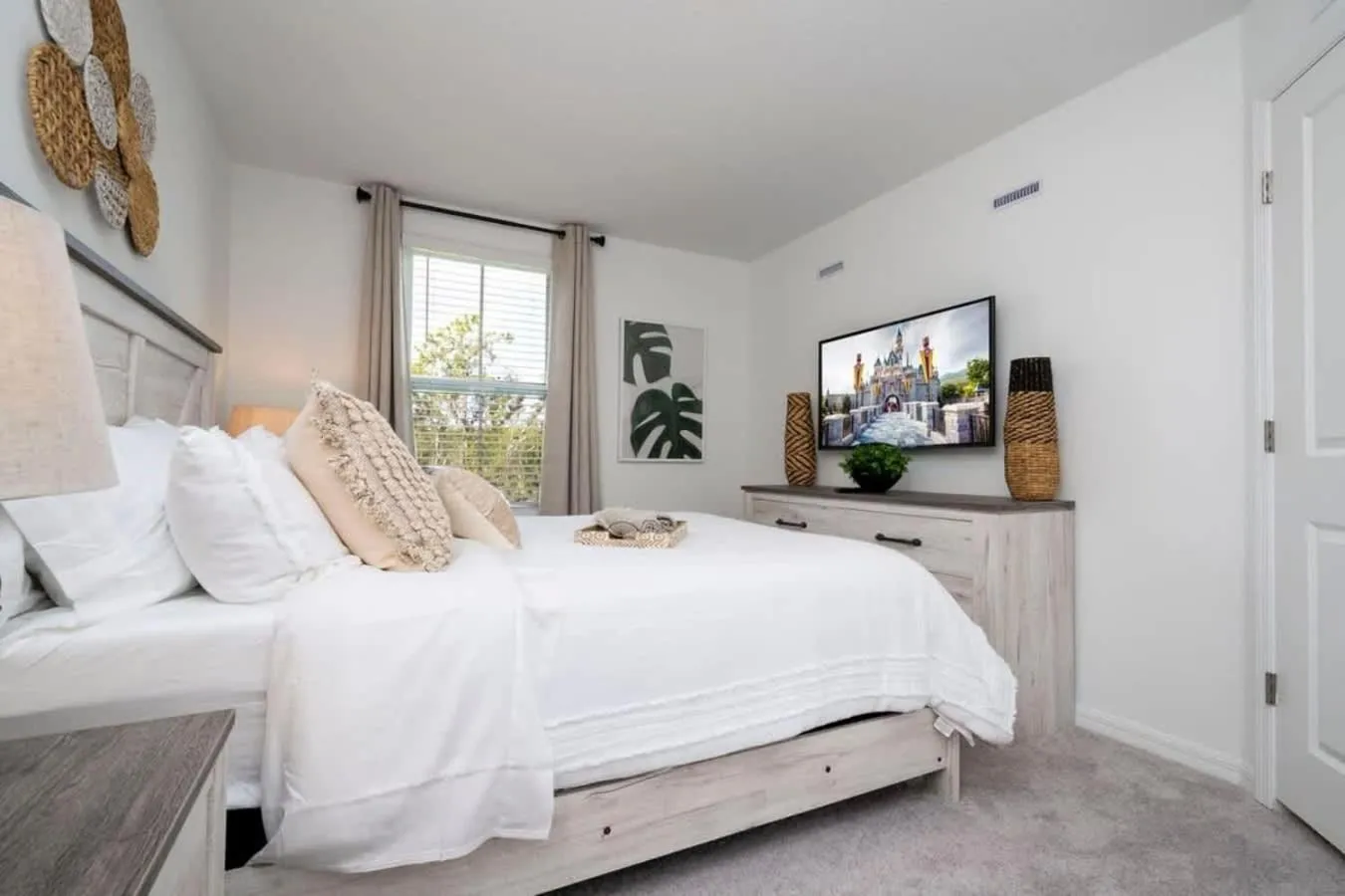 Bed in Charming 3Bd Close to Disney at Festival 1026