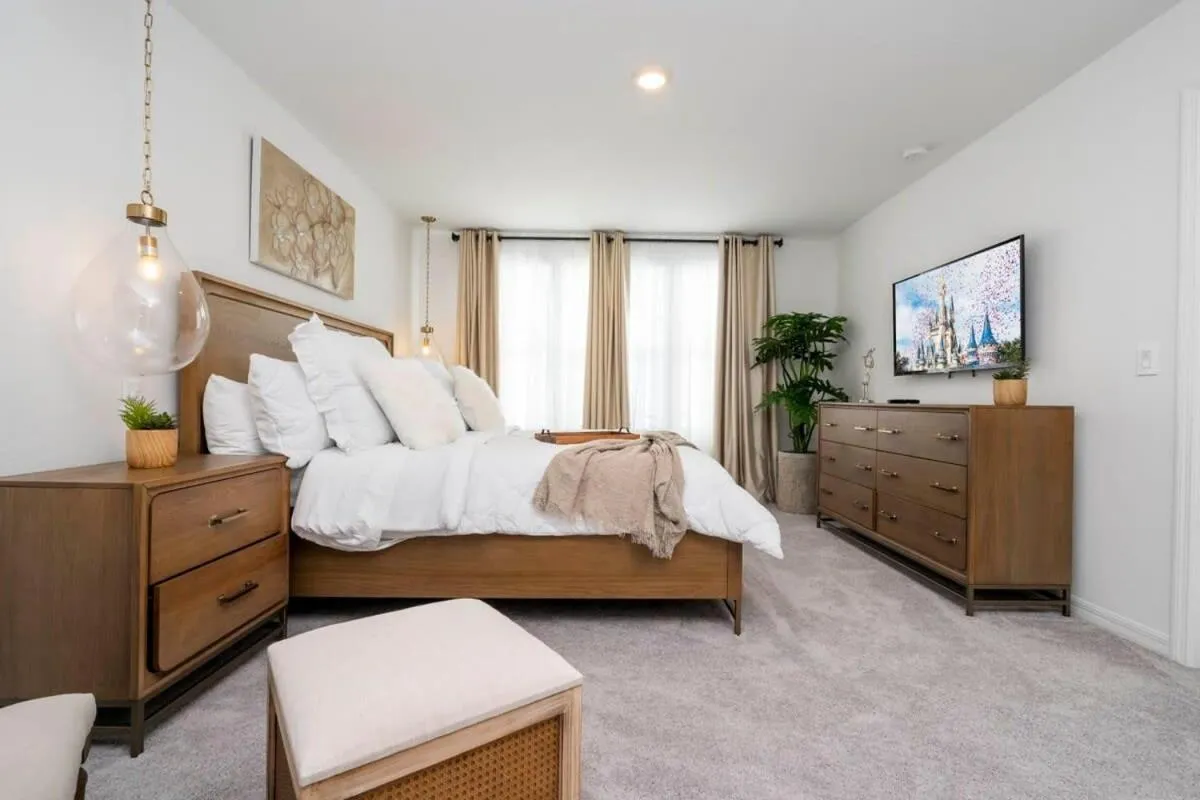Bed in Charming 3Bd Close to Disney at Festival 1026