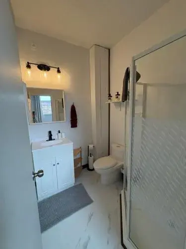 Deluxe Queen Suite in Stone House Kenora Deluxe Queen Suite in Stone House Kenora