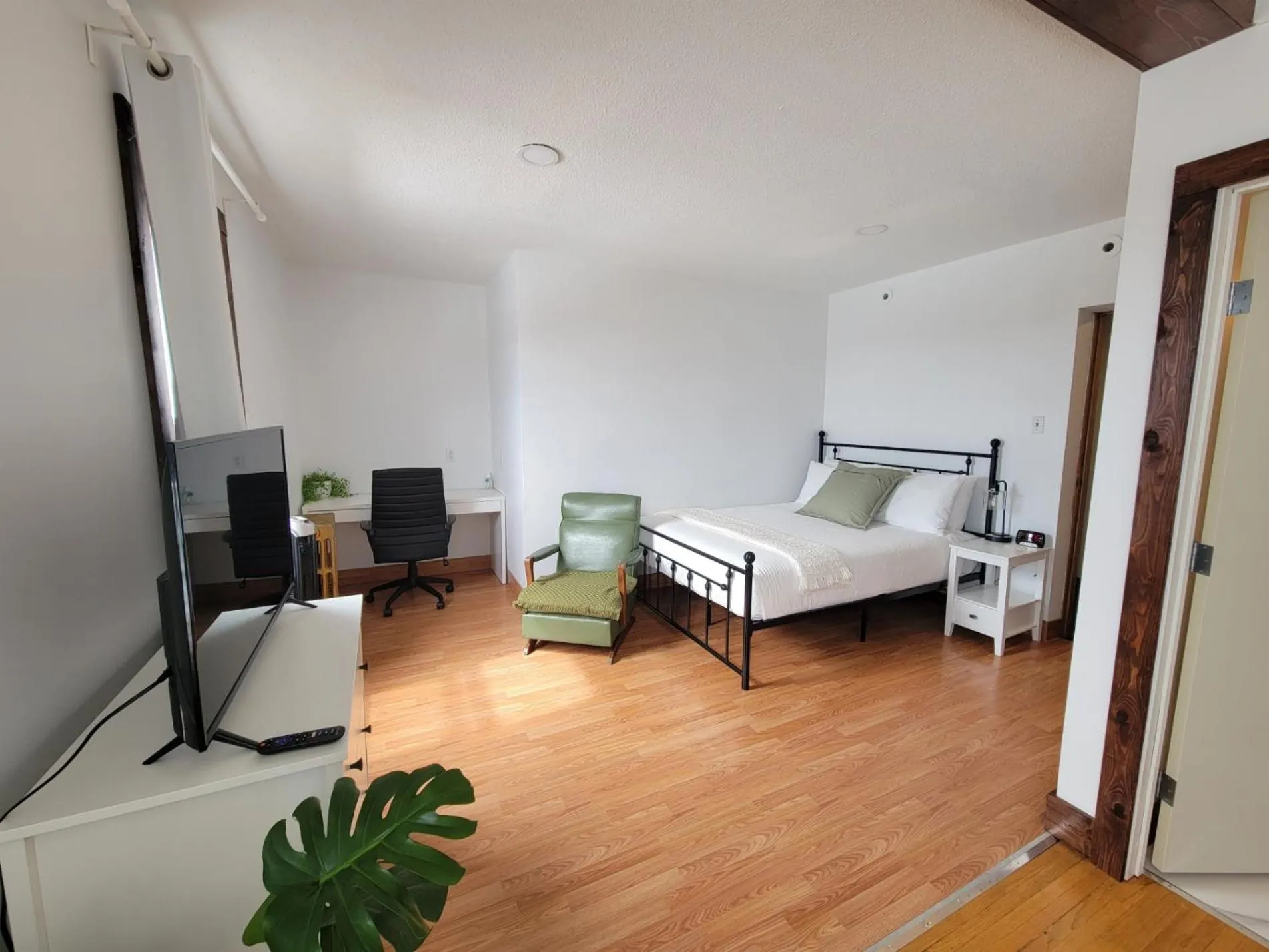 Bedroom, Bed in Stone House Kenora