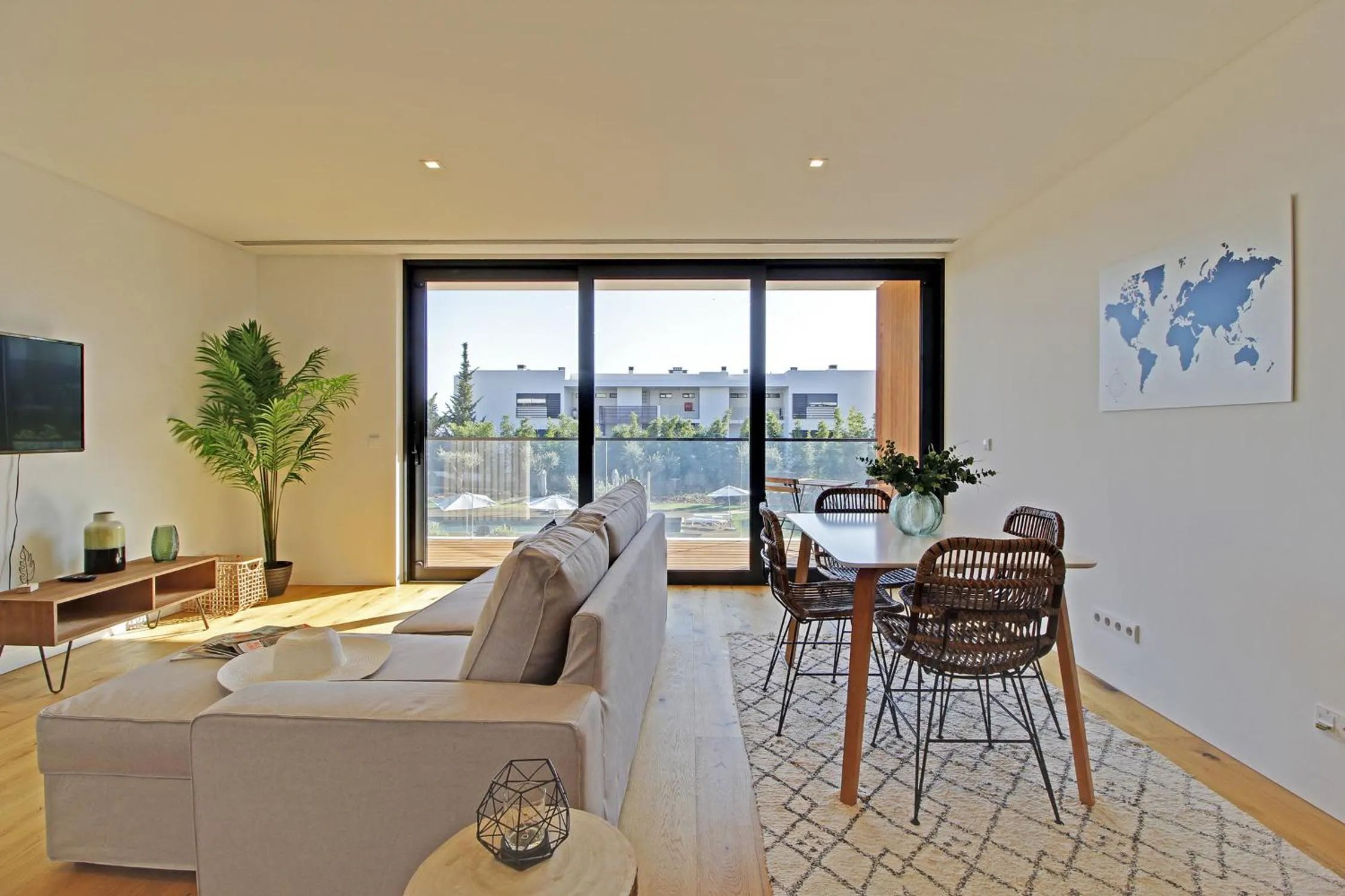 White & Nature Apartment