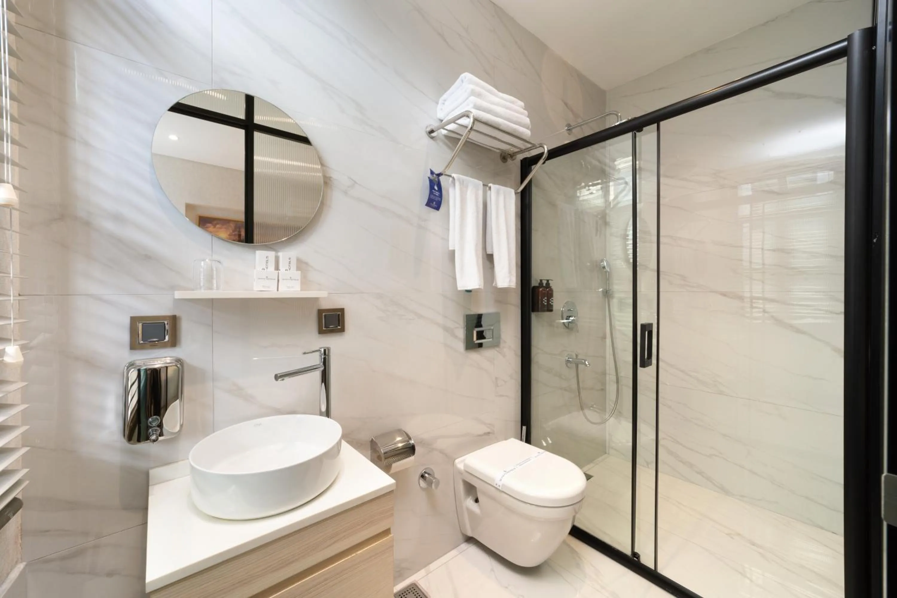 Shower in SYKAI HOTELS PERA