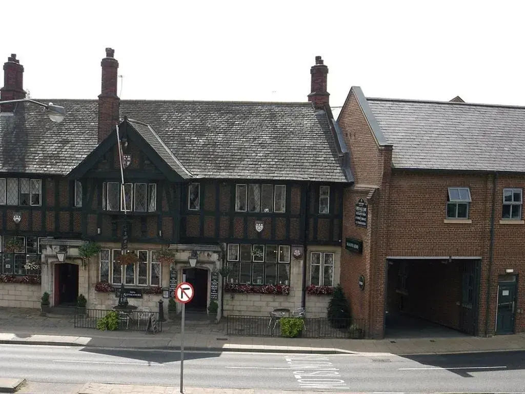 Property building in Masons Arms Property building in Masons Arms