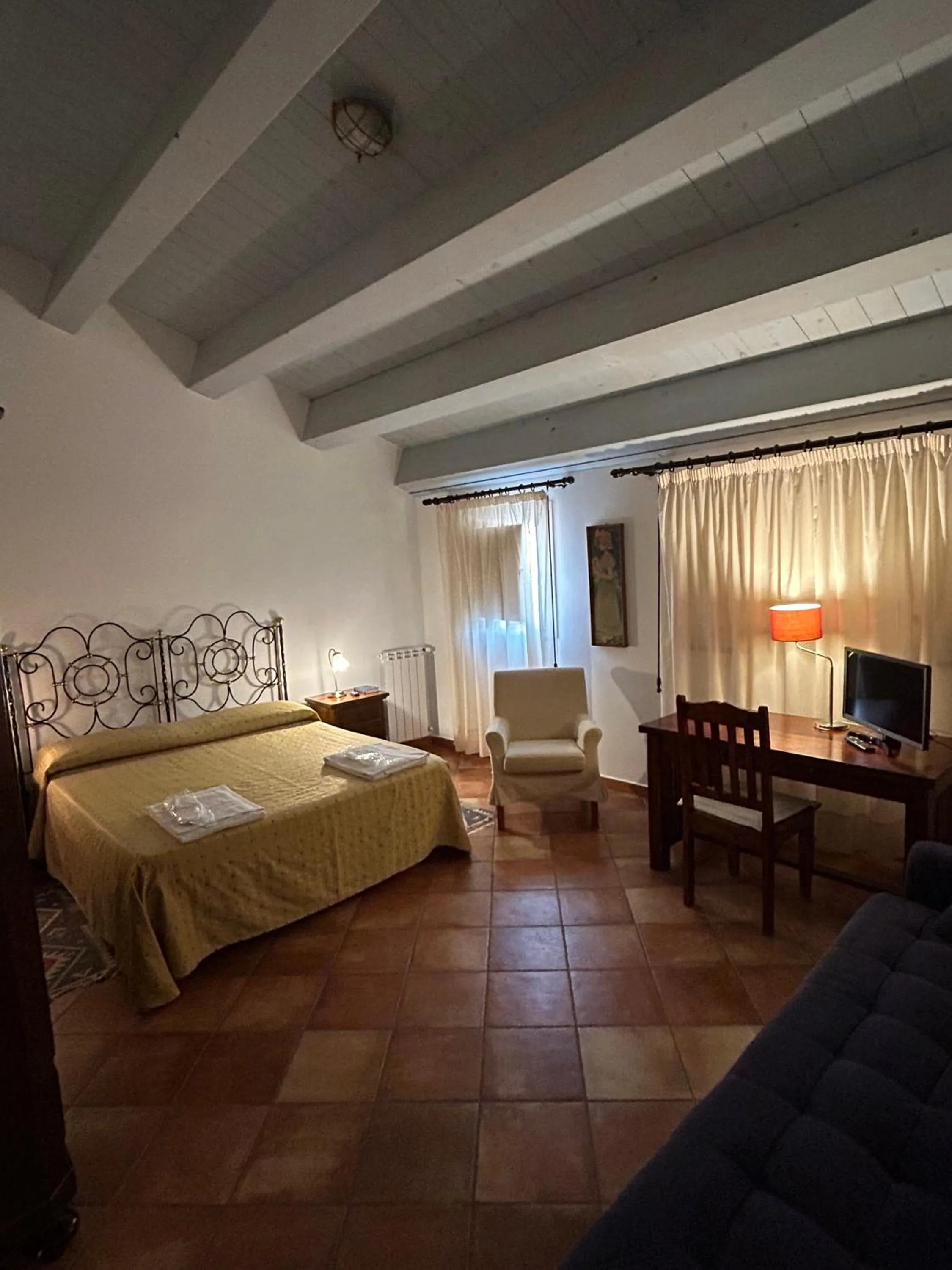 Bedroom, Bed in Torre Archirafi Resort