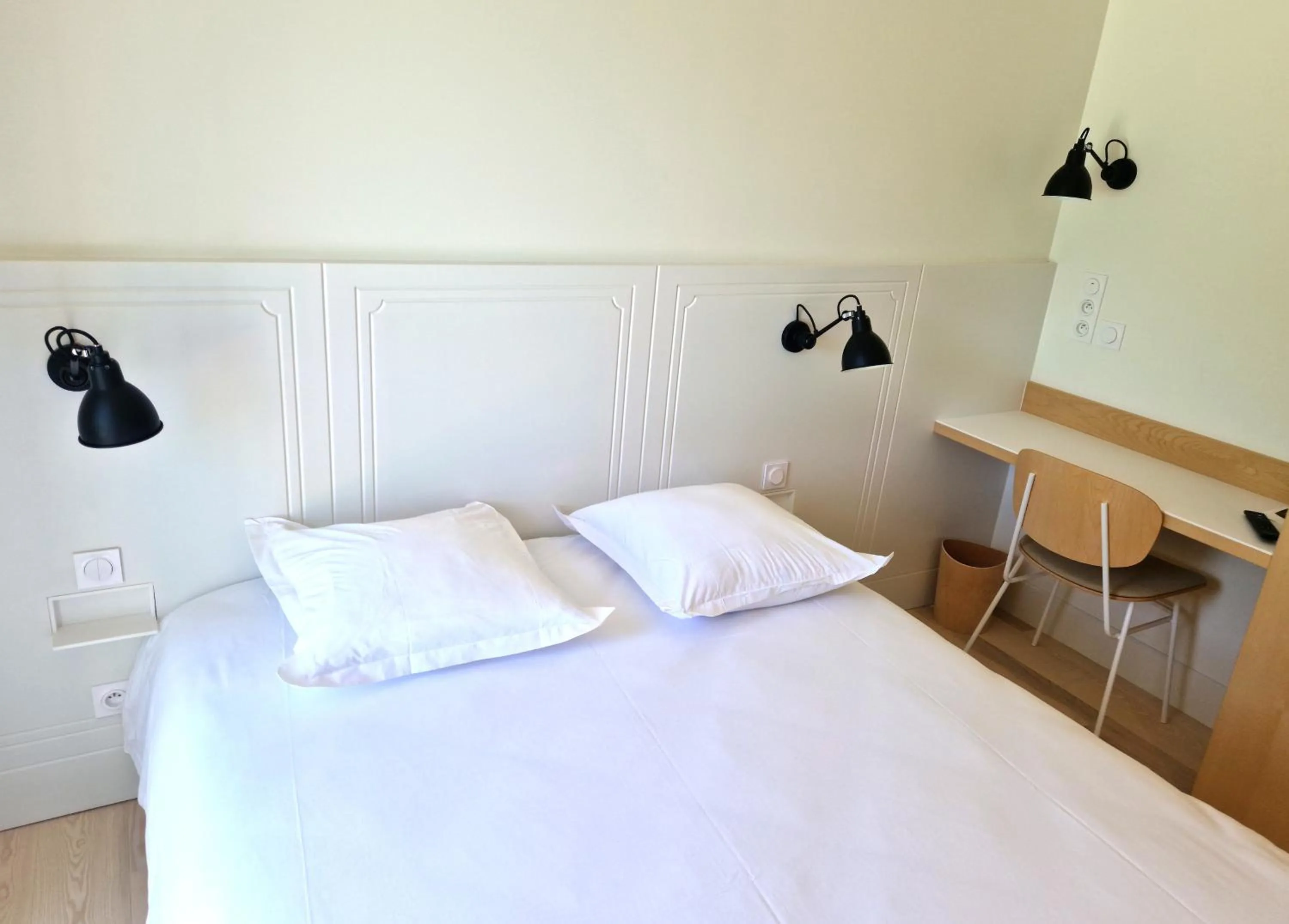 Photo of the whole room, Bed in Beau Rivage