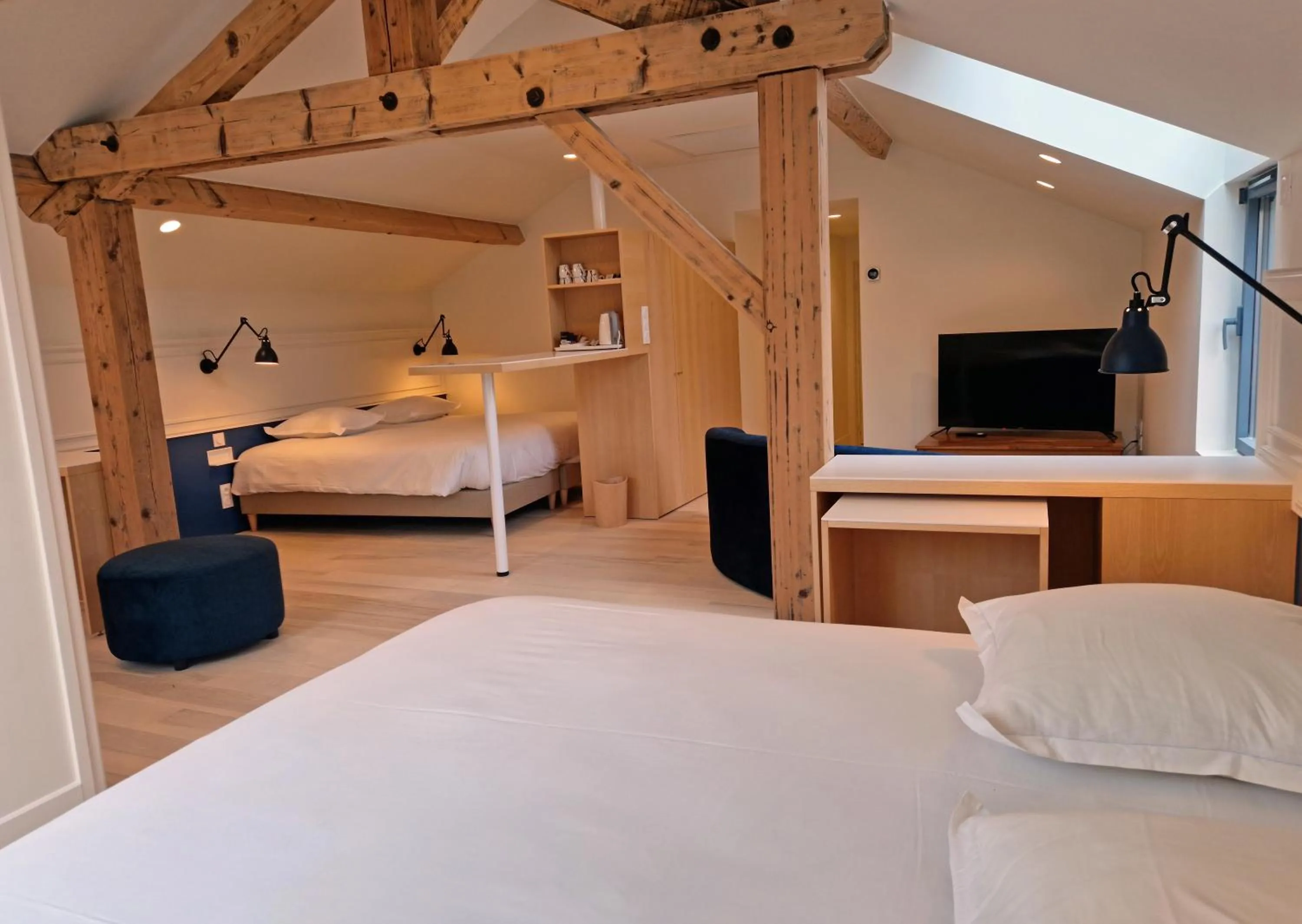 Photo of the whole room, Bed in Beau Rivage