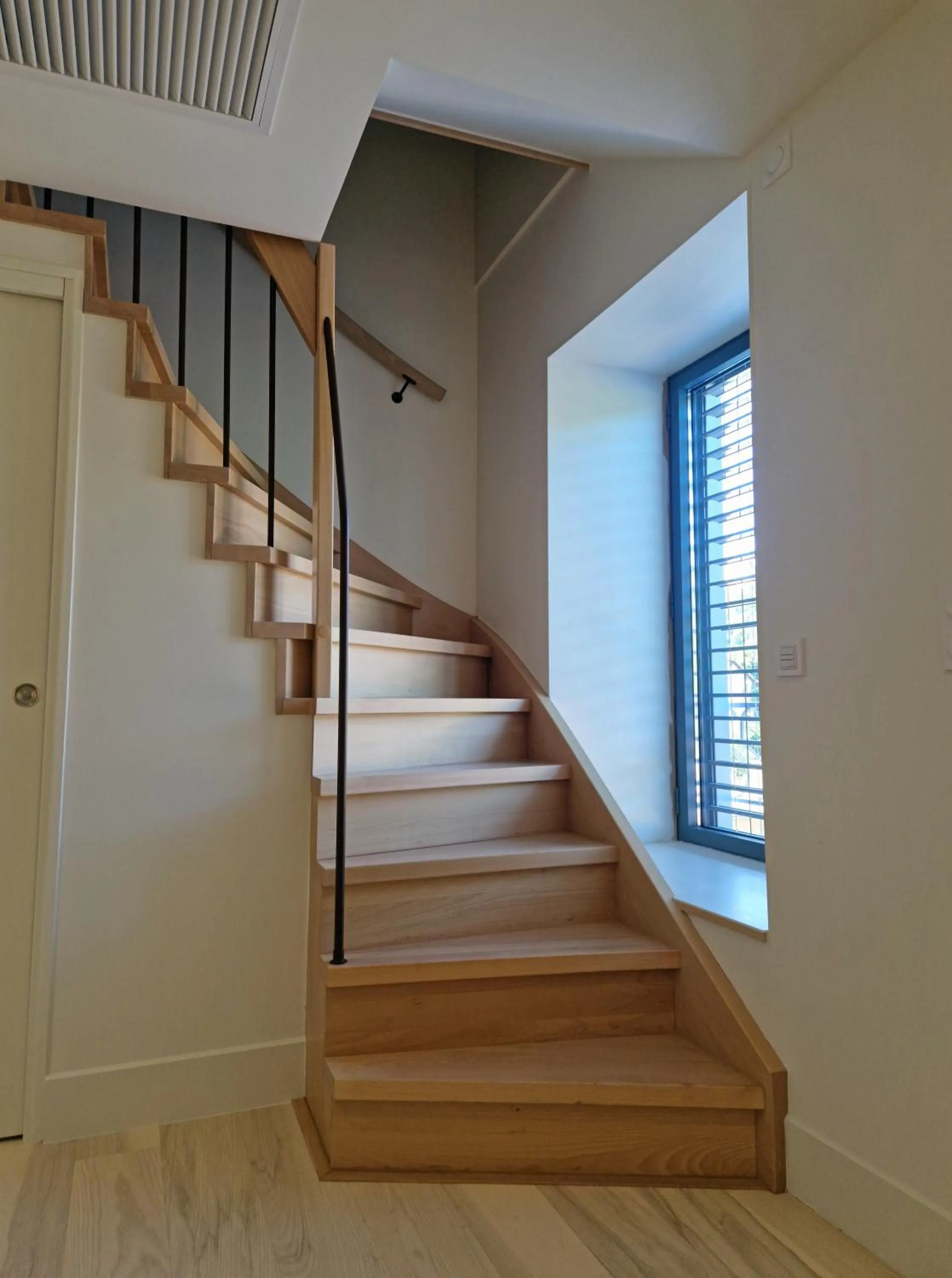 Photo of the whole room in Beau Rivage