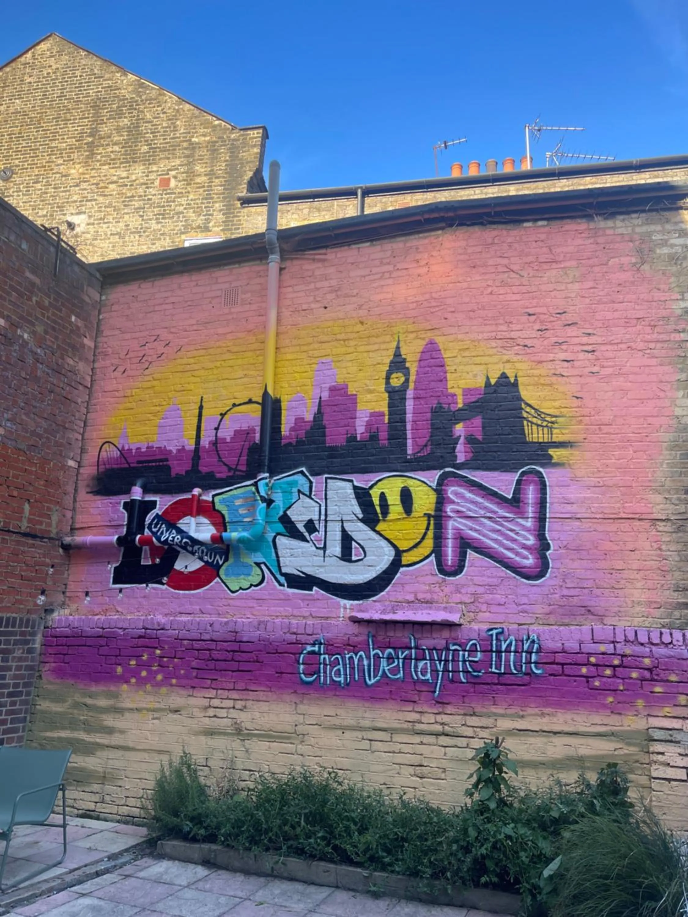 Patio in Chamberlayne Inn