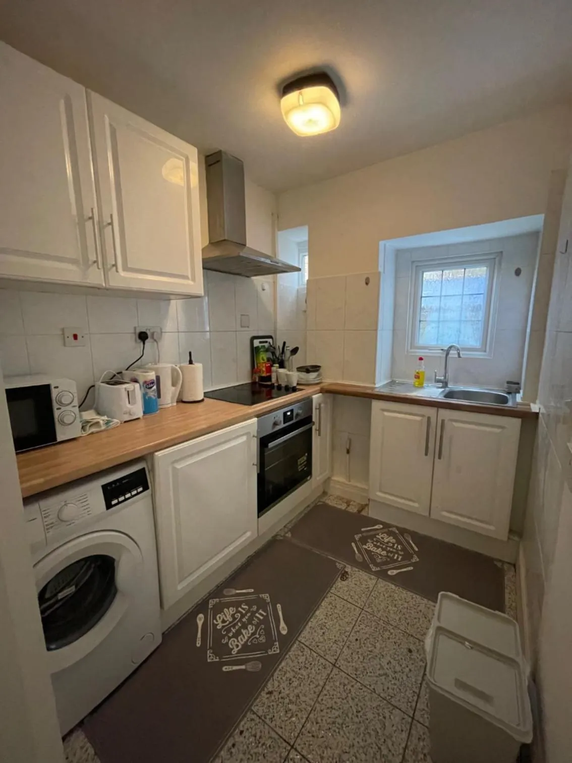 Coffee/tea facilities in Chamberlayne Inn