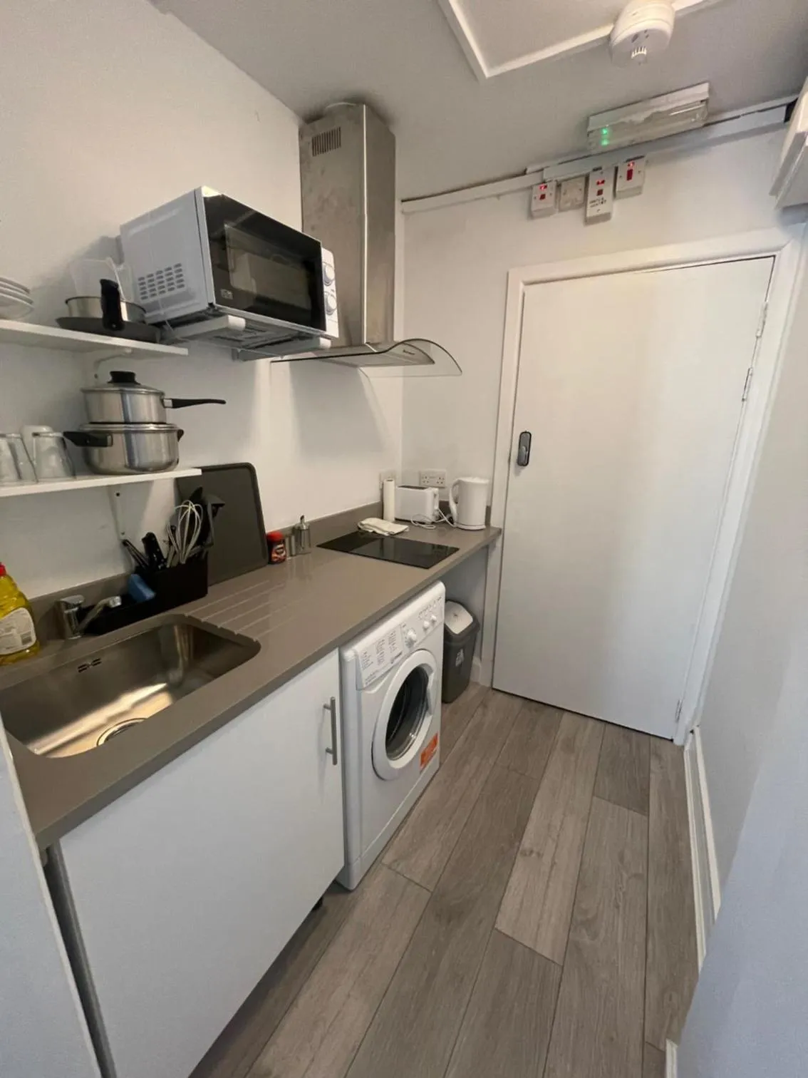 Coffee/tea facilities in Chamberlayne Inn