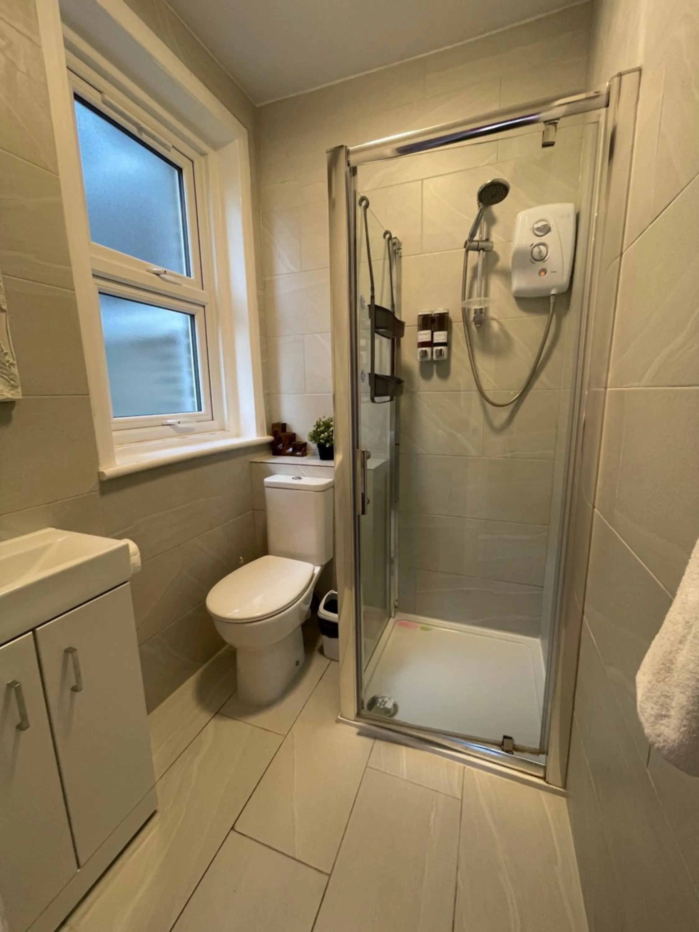 Shower in Chamberlayne Inn