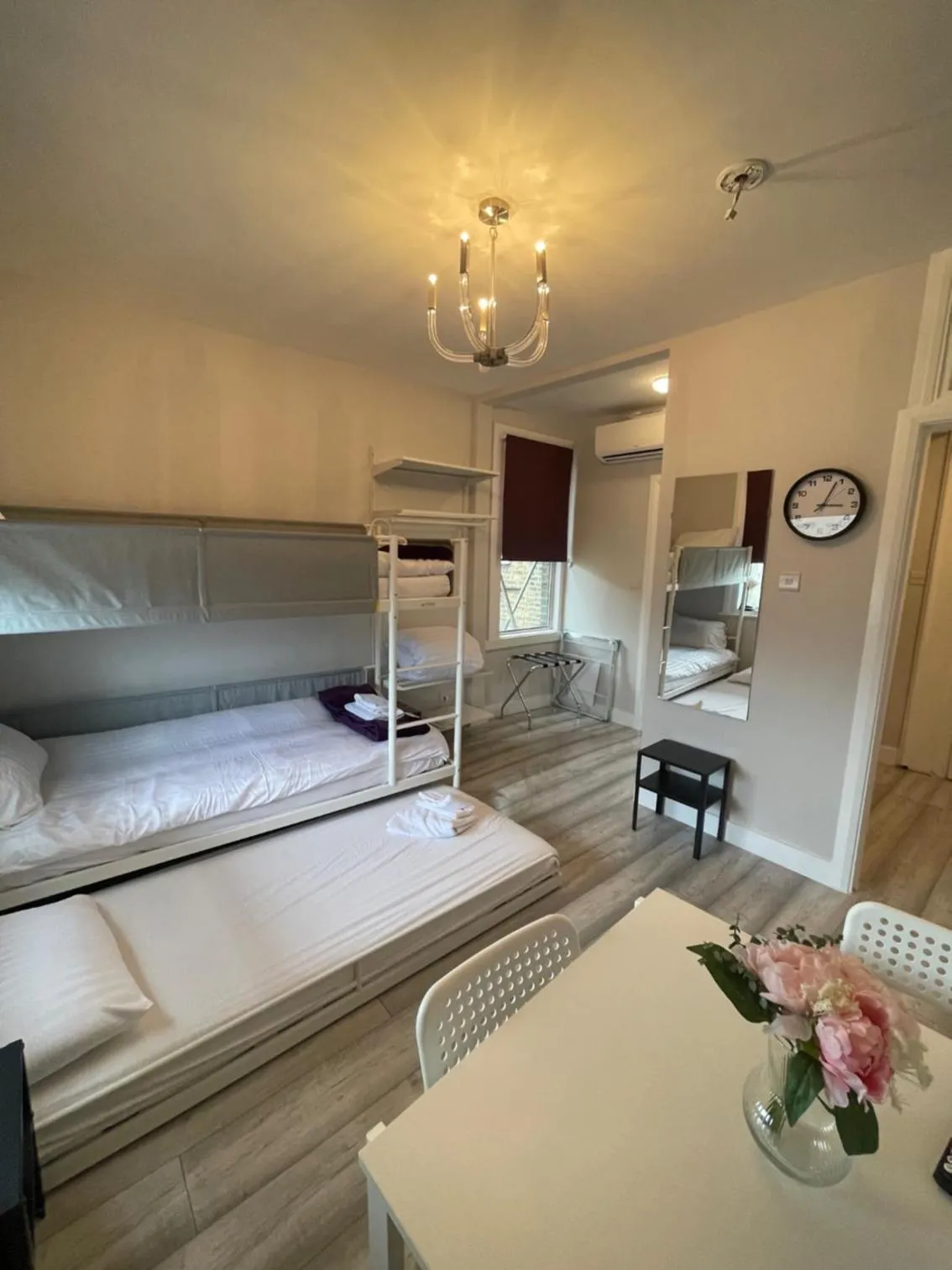 Dinner, Bed in Chamberlayne Inn