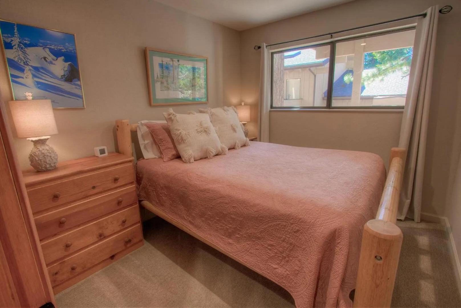 Bedroom, Bed in Cozy Bear Lodge home