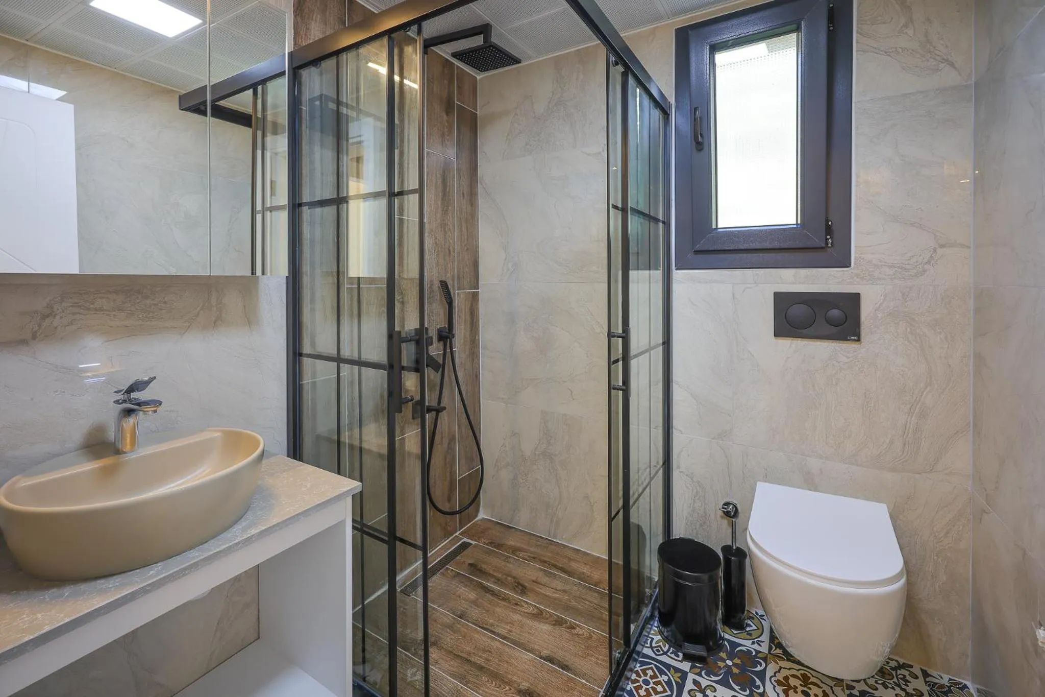 Toilet in Harnup Apart