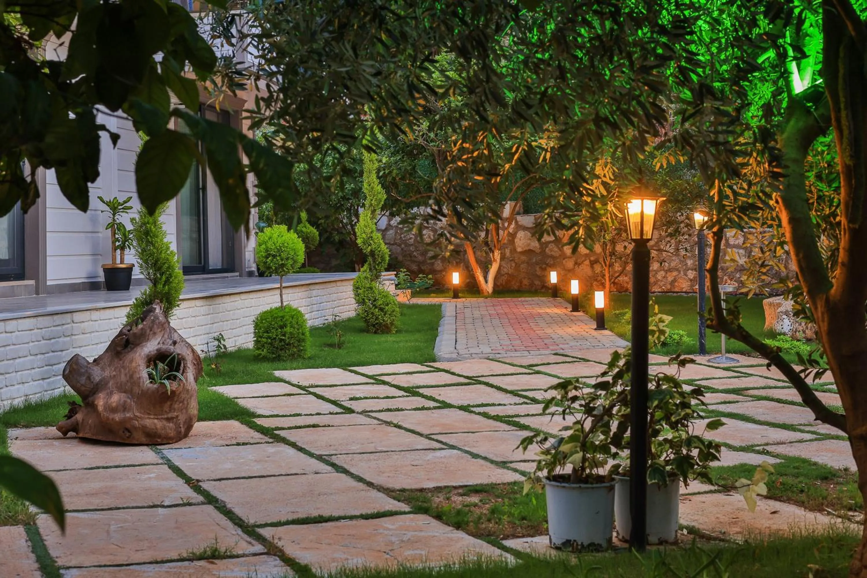 Property building in Harnup Apart