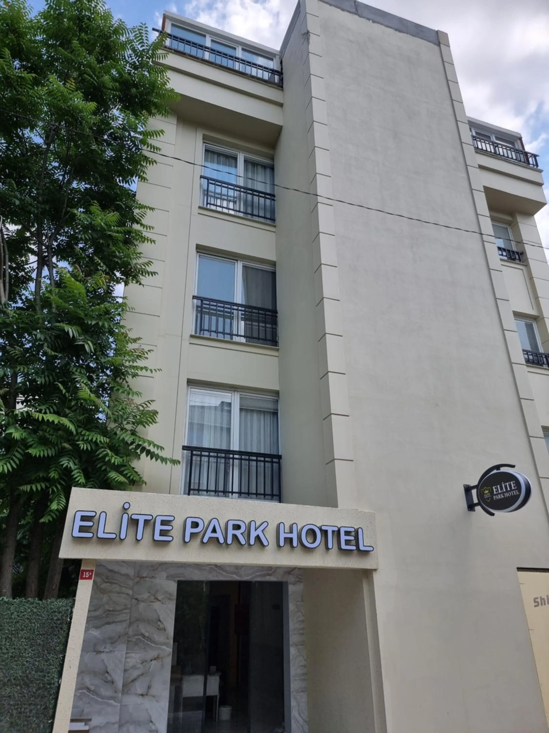 Elite Park Hotel & Suites