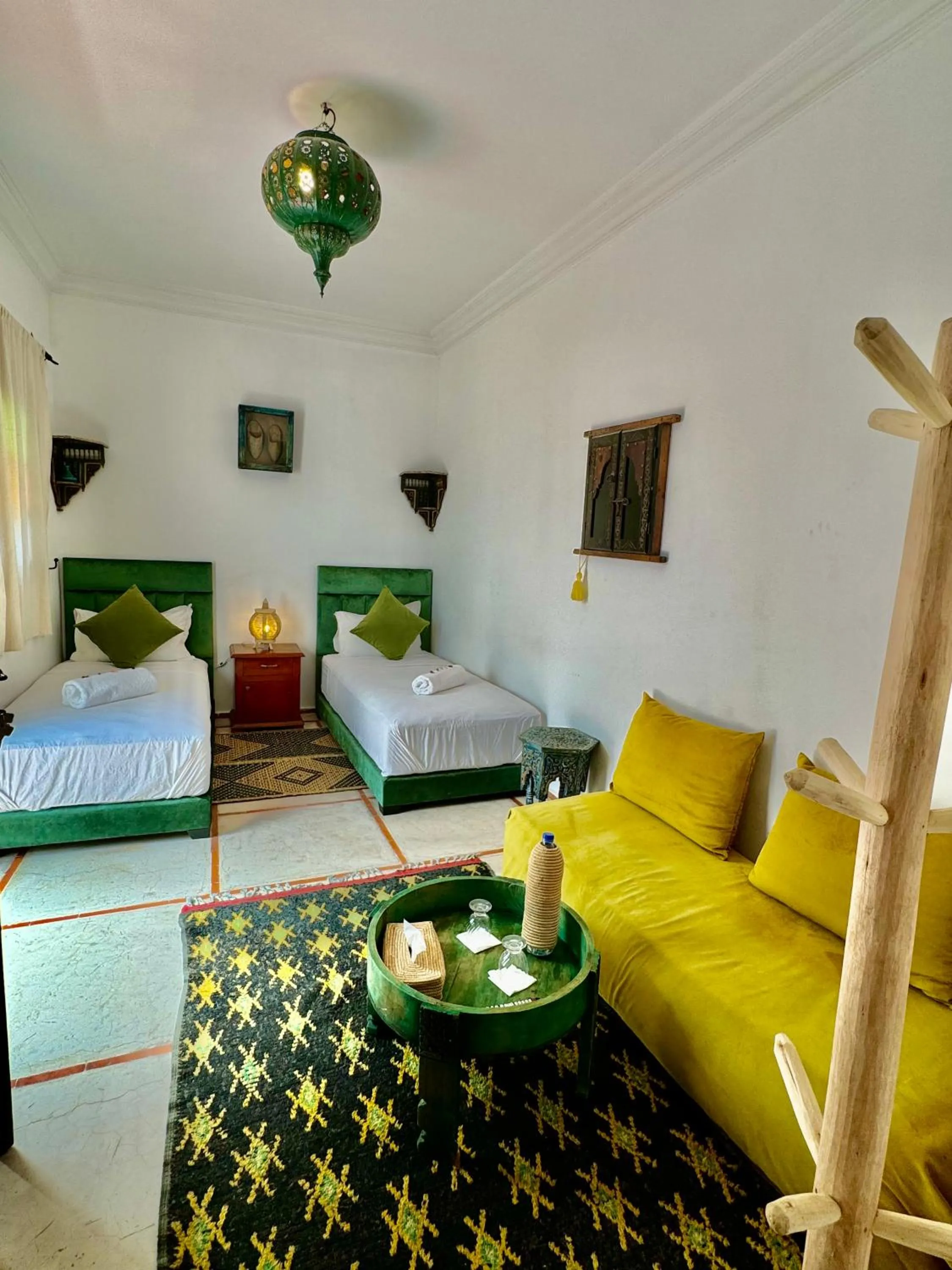 Photo of the whole room, Bed in Riad Iklil
