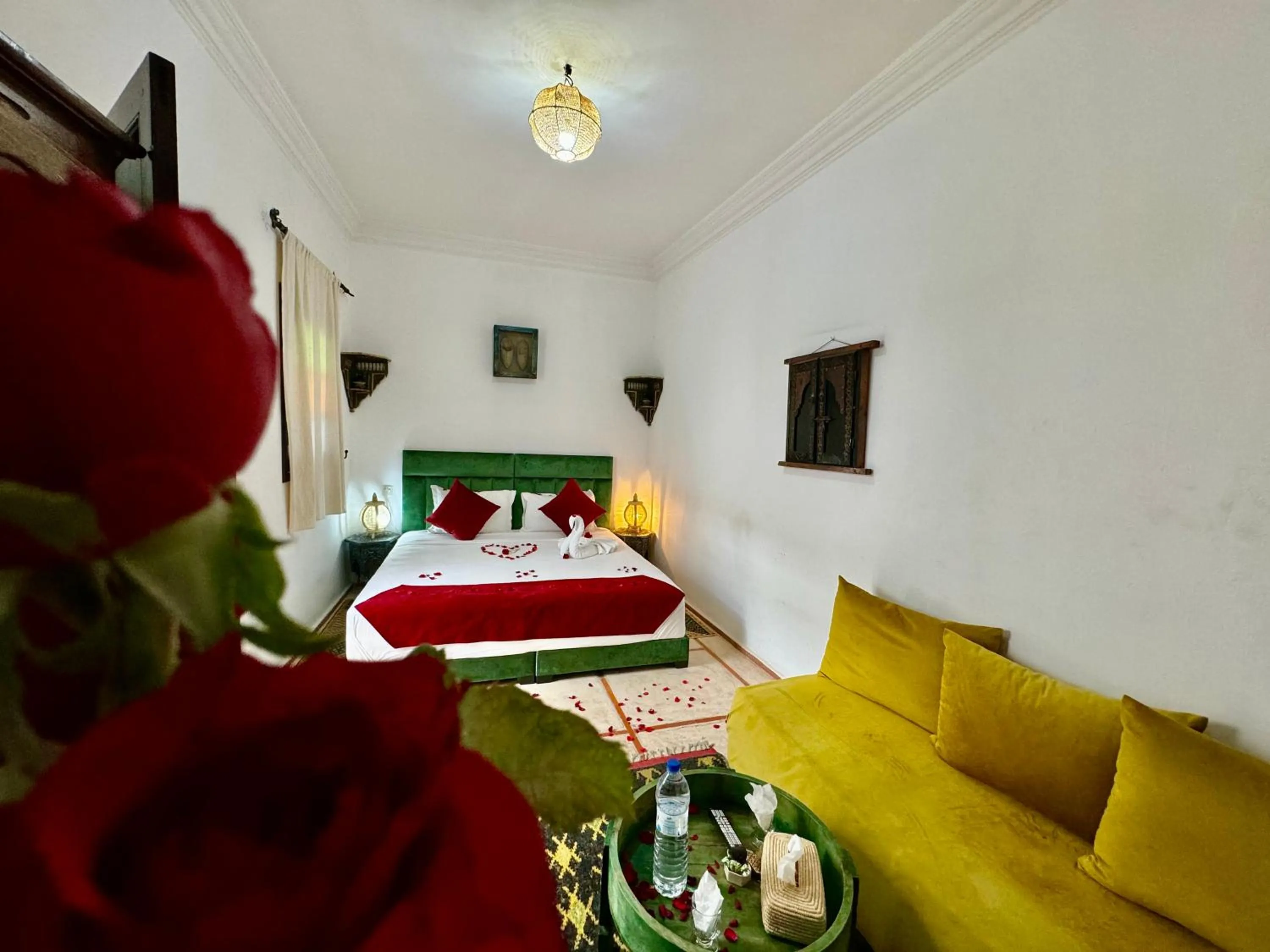 Living room, Bed in Riad Iklil