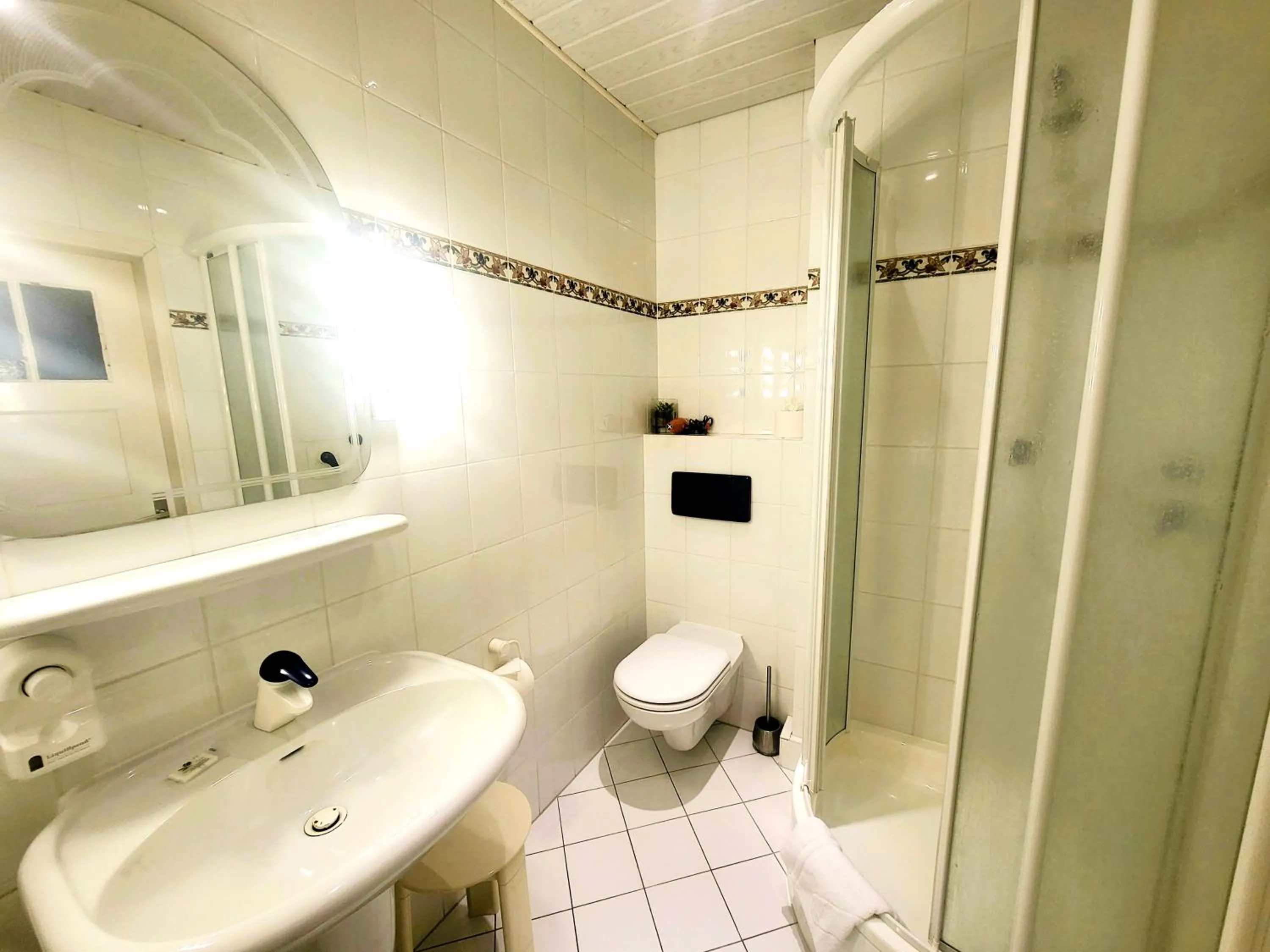 Bathroom in City Center Hotel Garni Cuxhaven