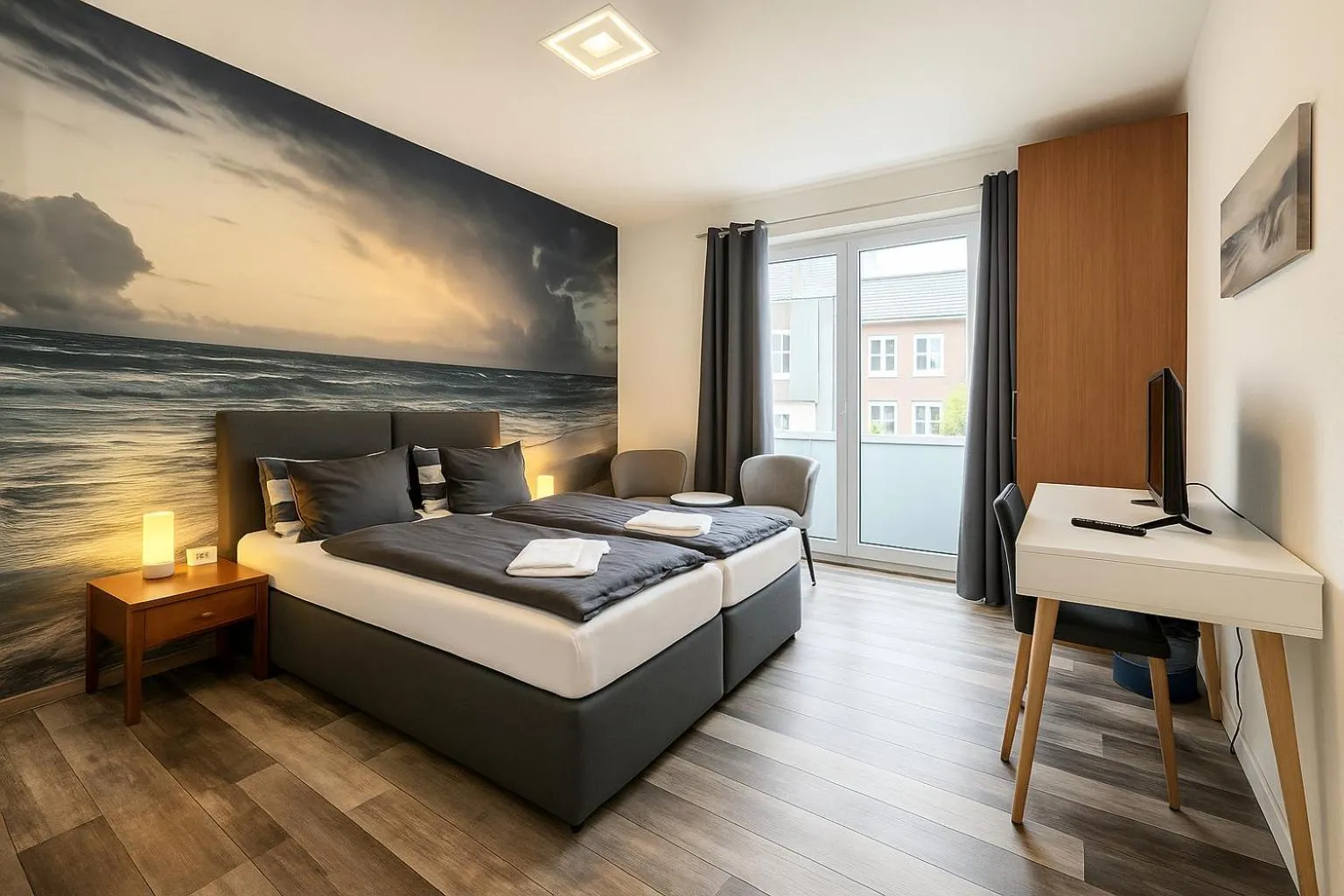 Photo of the whole room, Bed in City Center Hotel Garni Cuxhaven