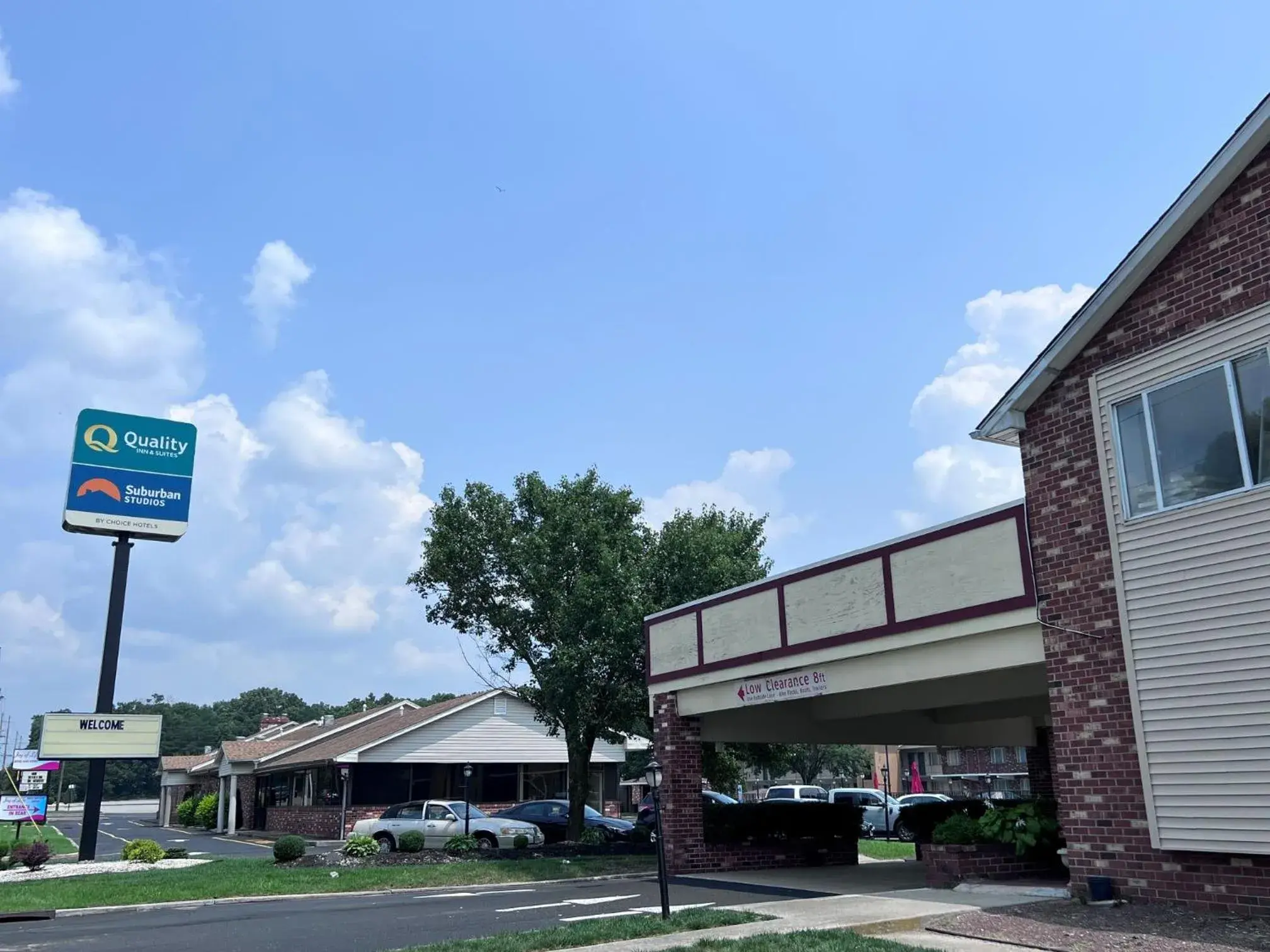 Property building in Suburban Studios Millville Property building in Suburban Studios Millville