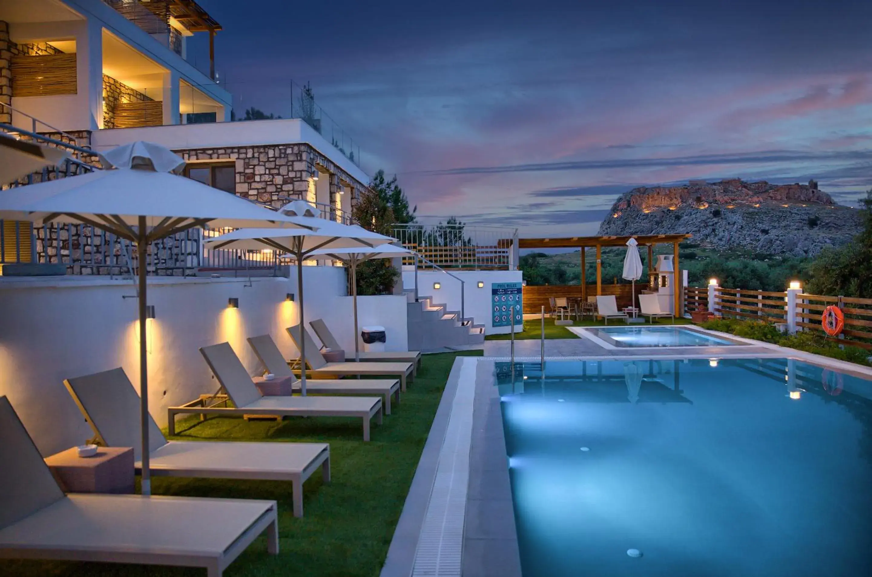 KOUROS STONE SUITES KOUROS STONE SUITES