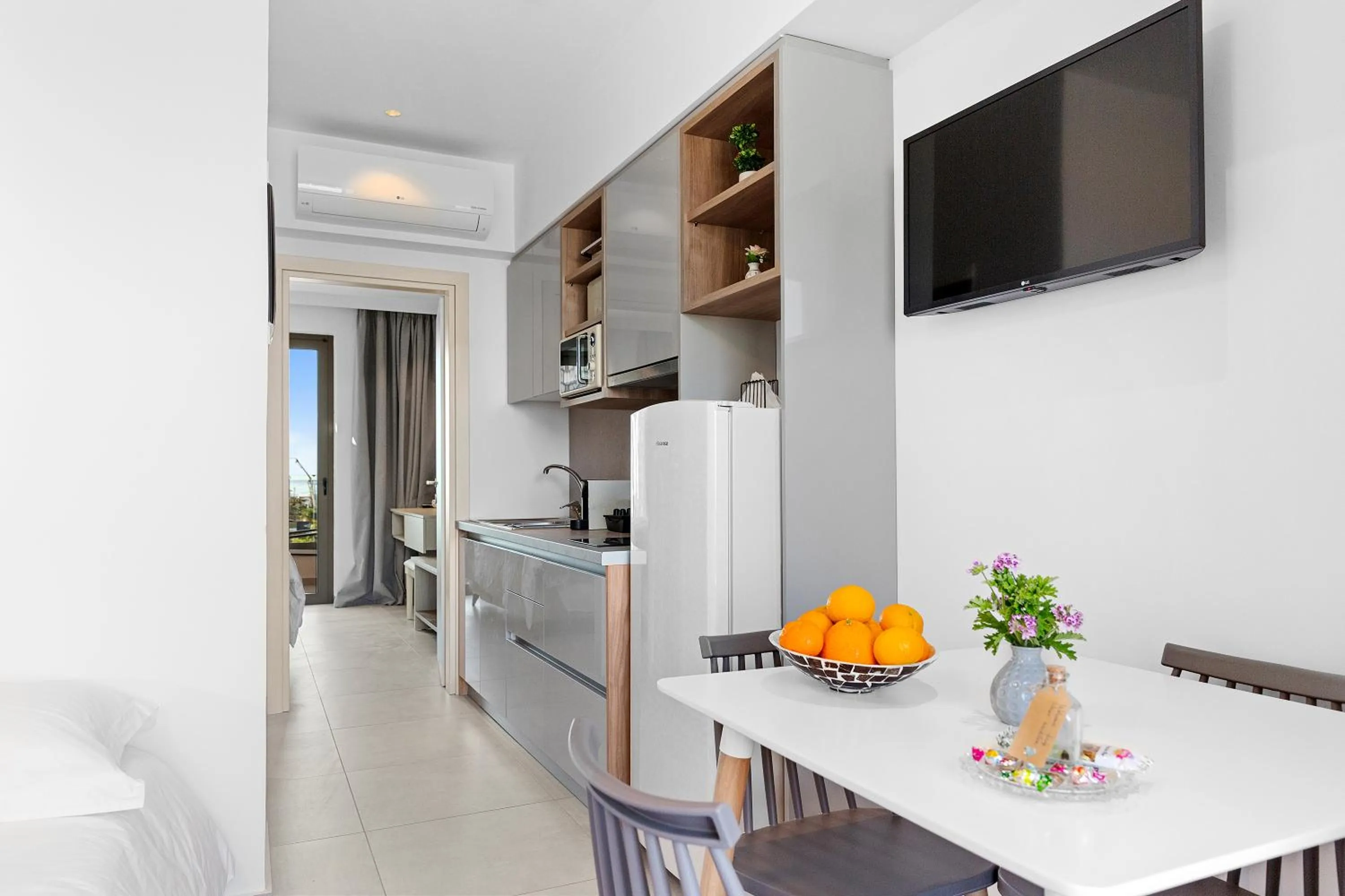 Living room in KOUROS STONE SUITES