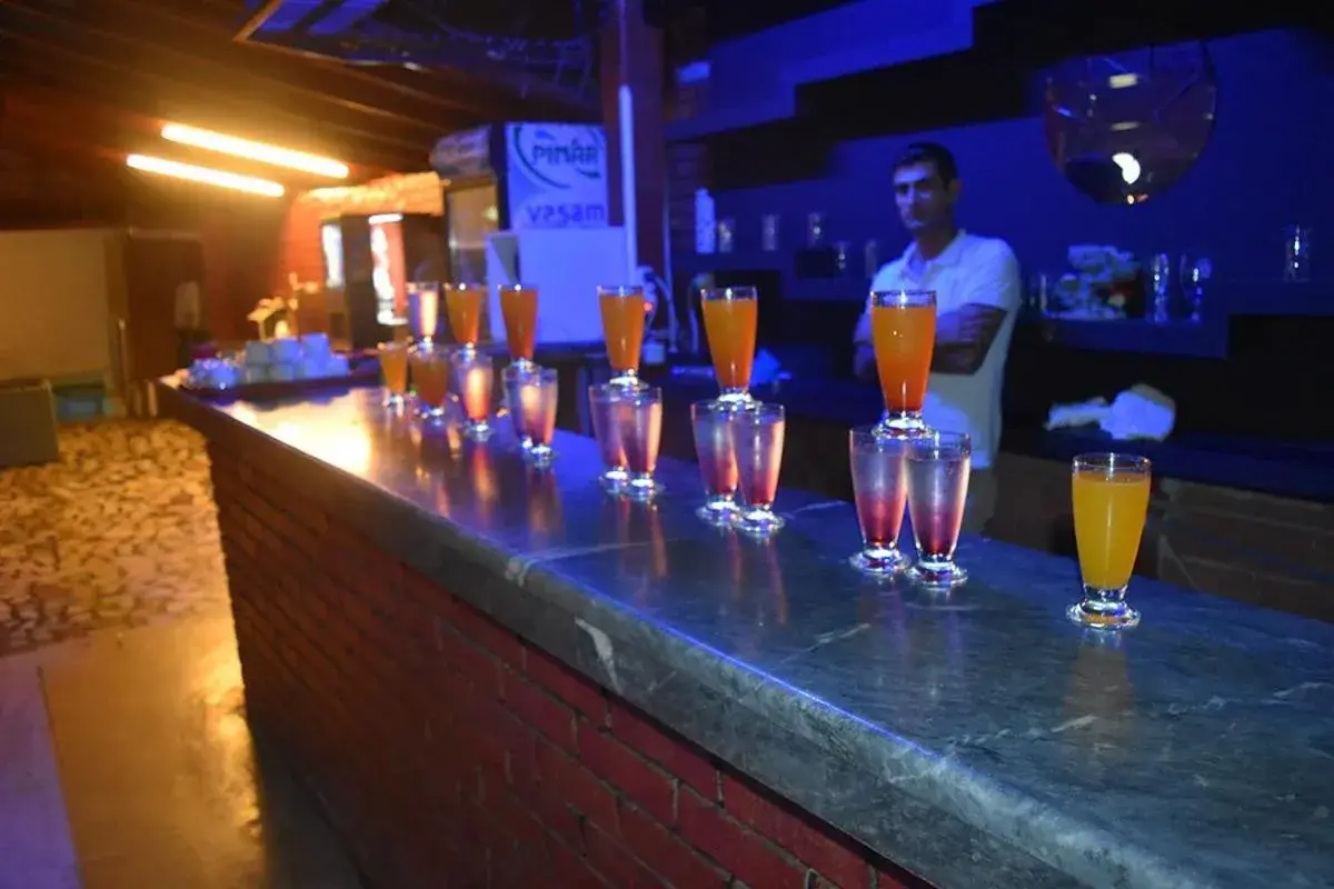 Food and drinks in Ares City Hotel Food and drinks in Ares City Hotel