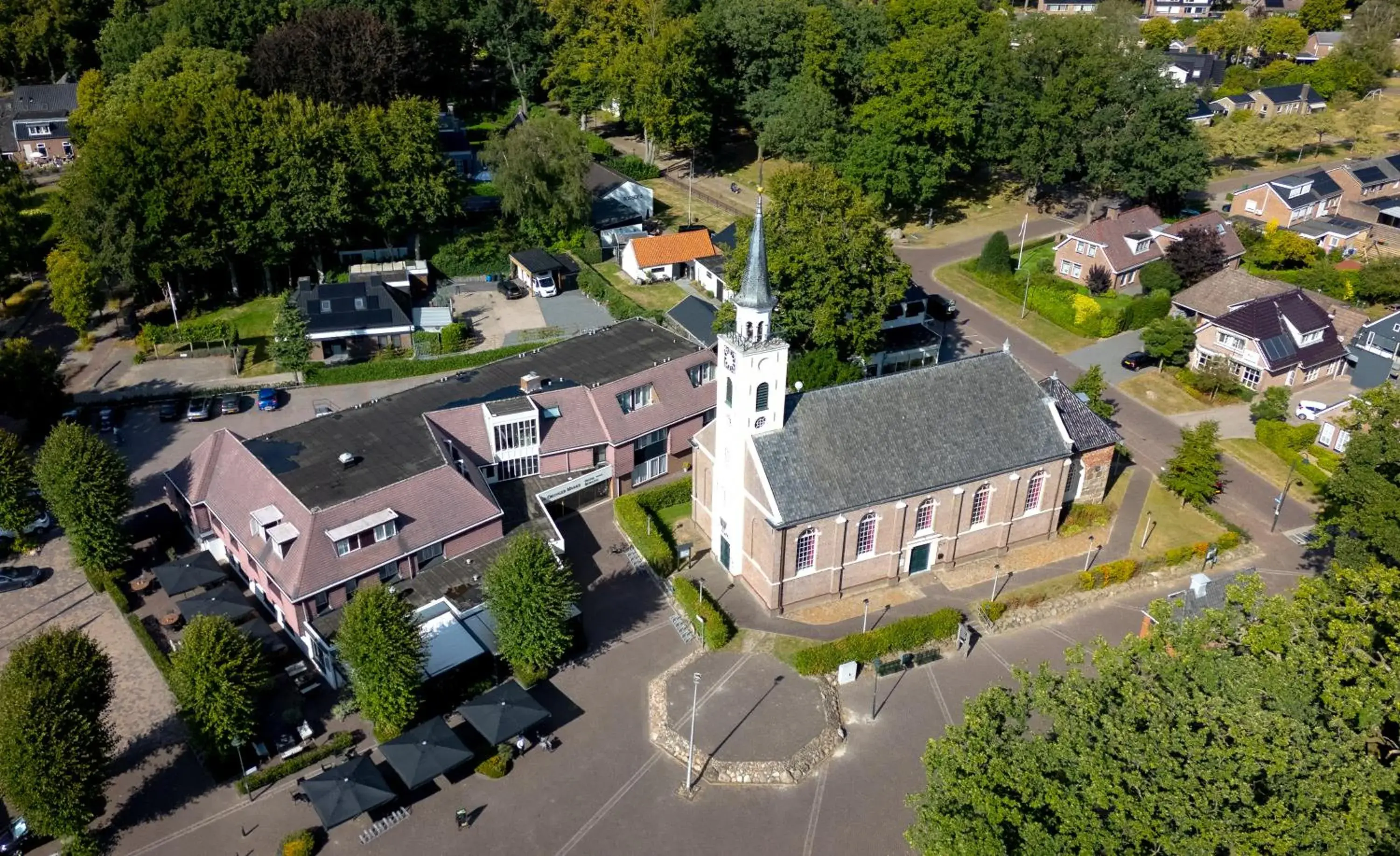 Property building in Hotel De Oringer Marke & Stee by Flow Property building in Hotel De Oringer Marke & Stee by Flow