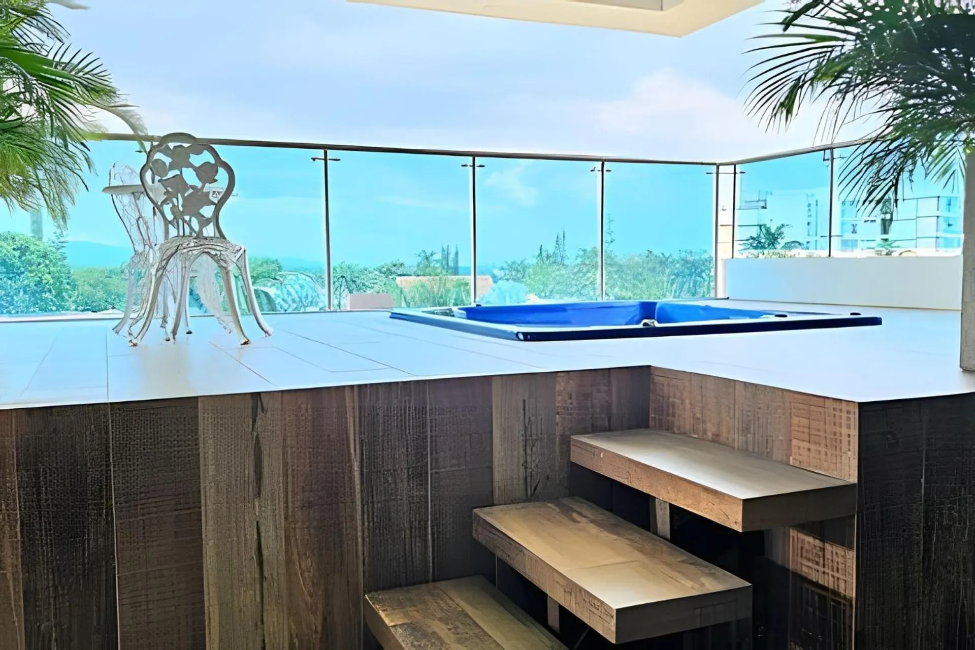 Hot Tub in Hotel Lotto Boutique