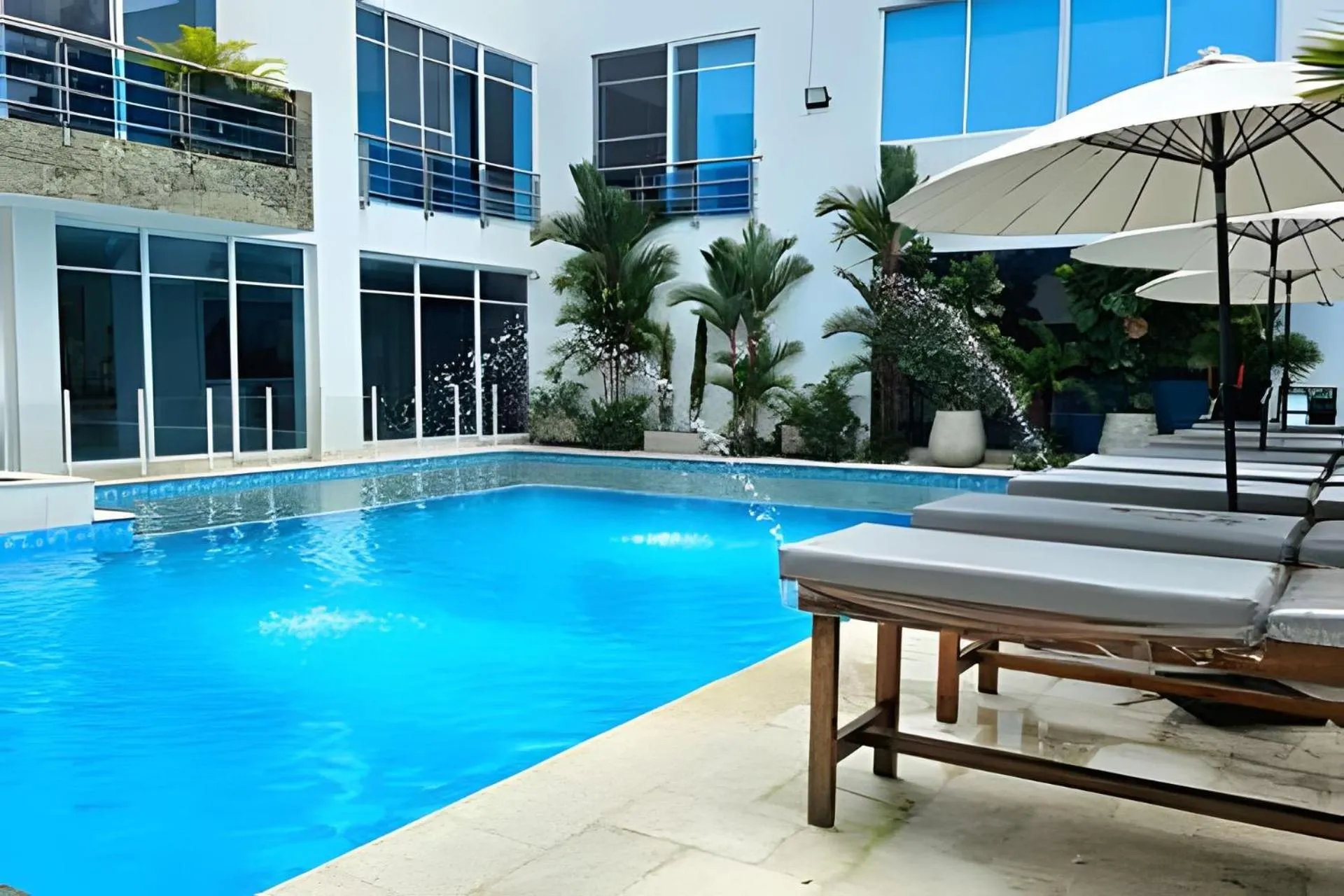 Swimming pool in Hotel Lotto Boutique