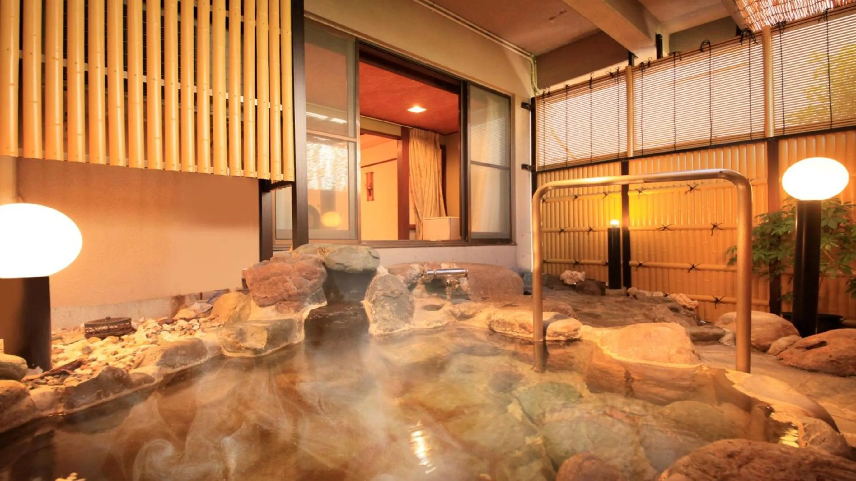 Hot Spring Bath in Yuyado Mikannoki