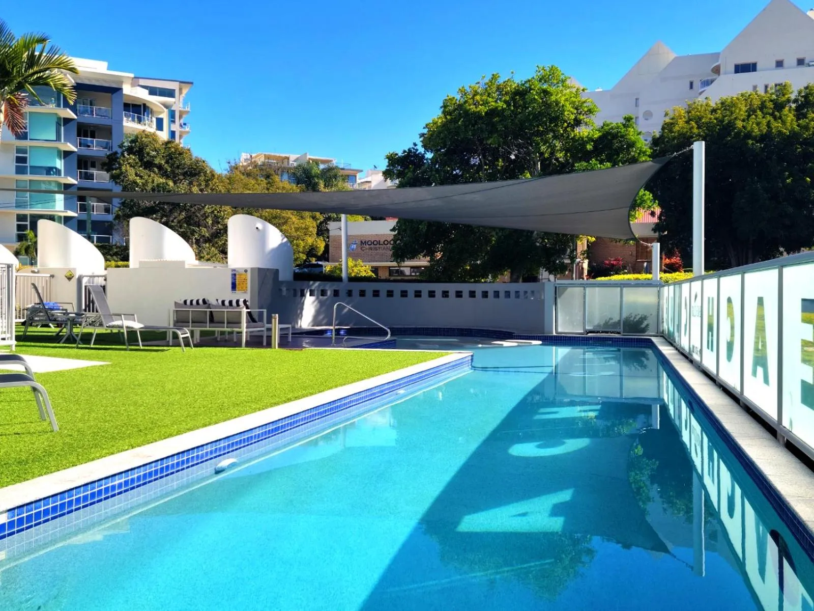 Mooloolab Beach Paradise 2 bedroom Unit - 350m from Beach