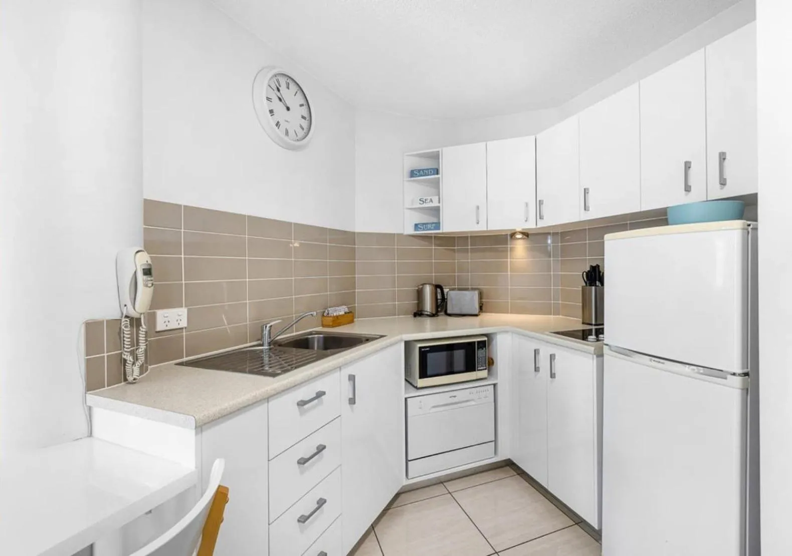 Mooloolab Beach Paradise 2 bedroom Unit - 350m from Beach