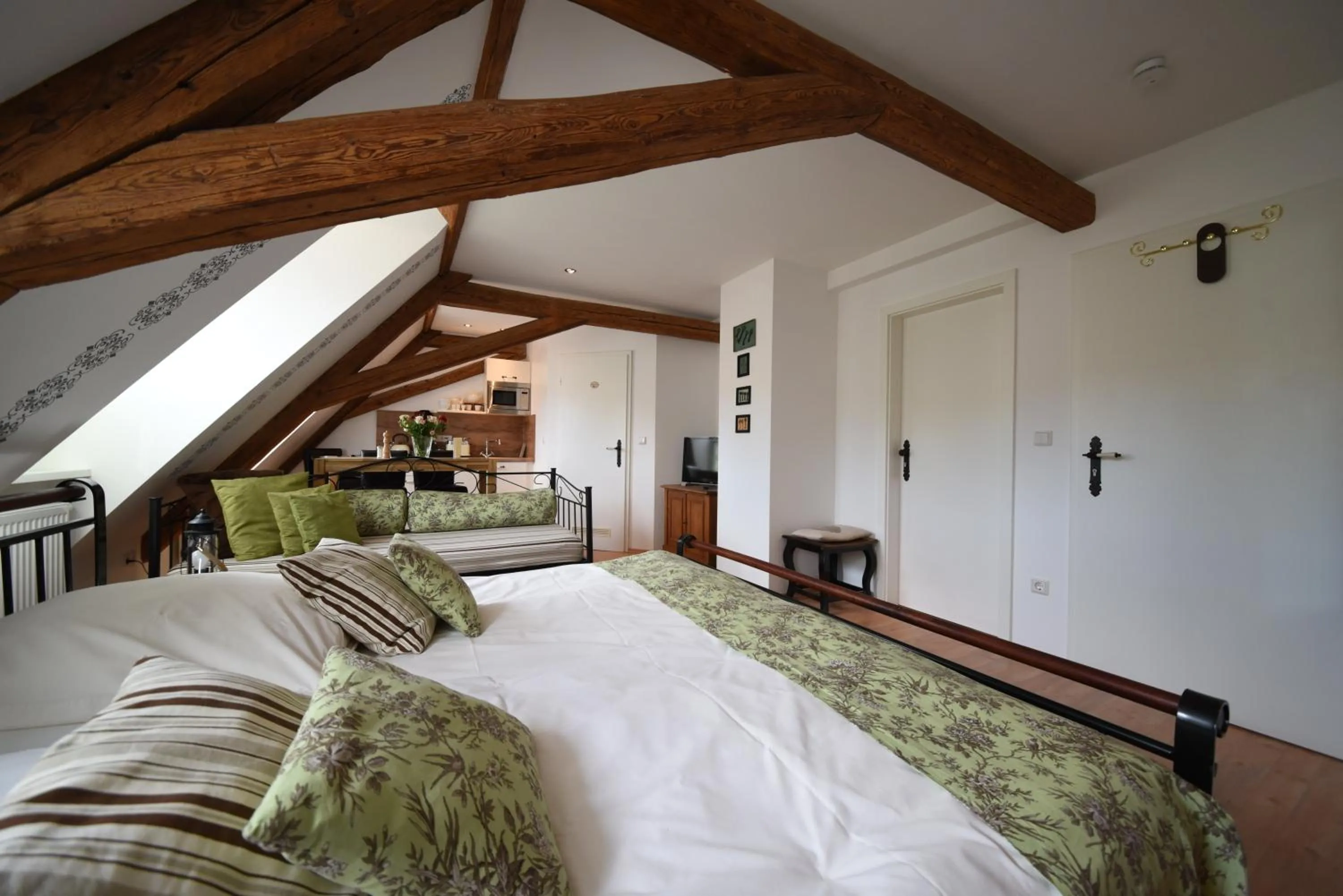 Photo of the whole room, Bed in GoldGemäuer Appartements