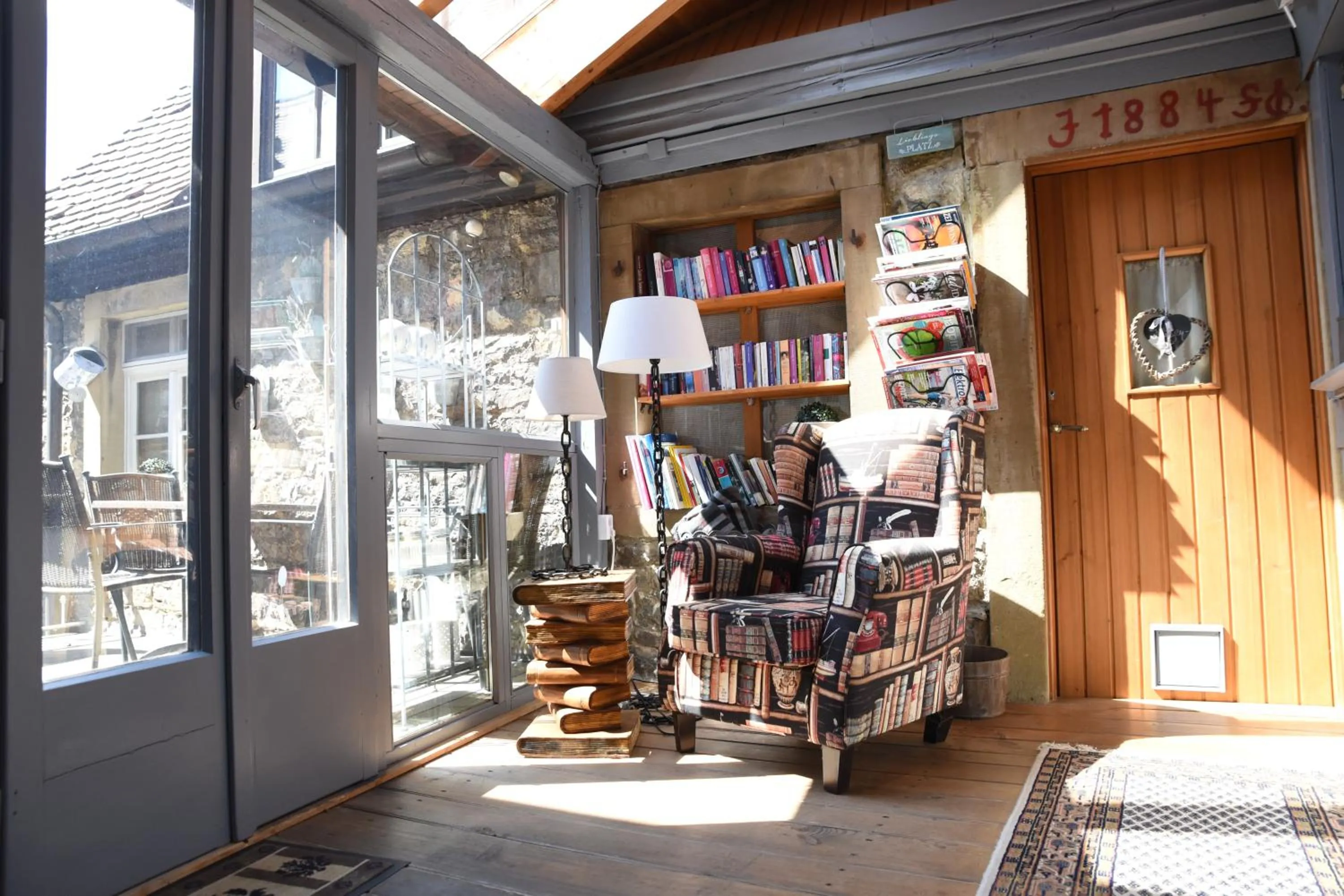 Library in GoldGemäuer Appartements