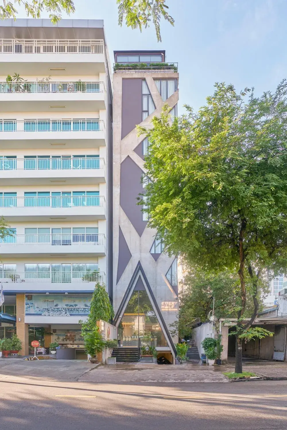 Property building in Express by M Village Nguyễn Văn Thủ Property building in Express by M Village Nguyễn Văn Thủ