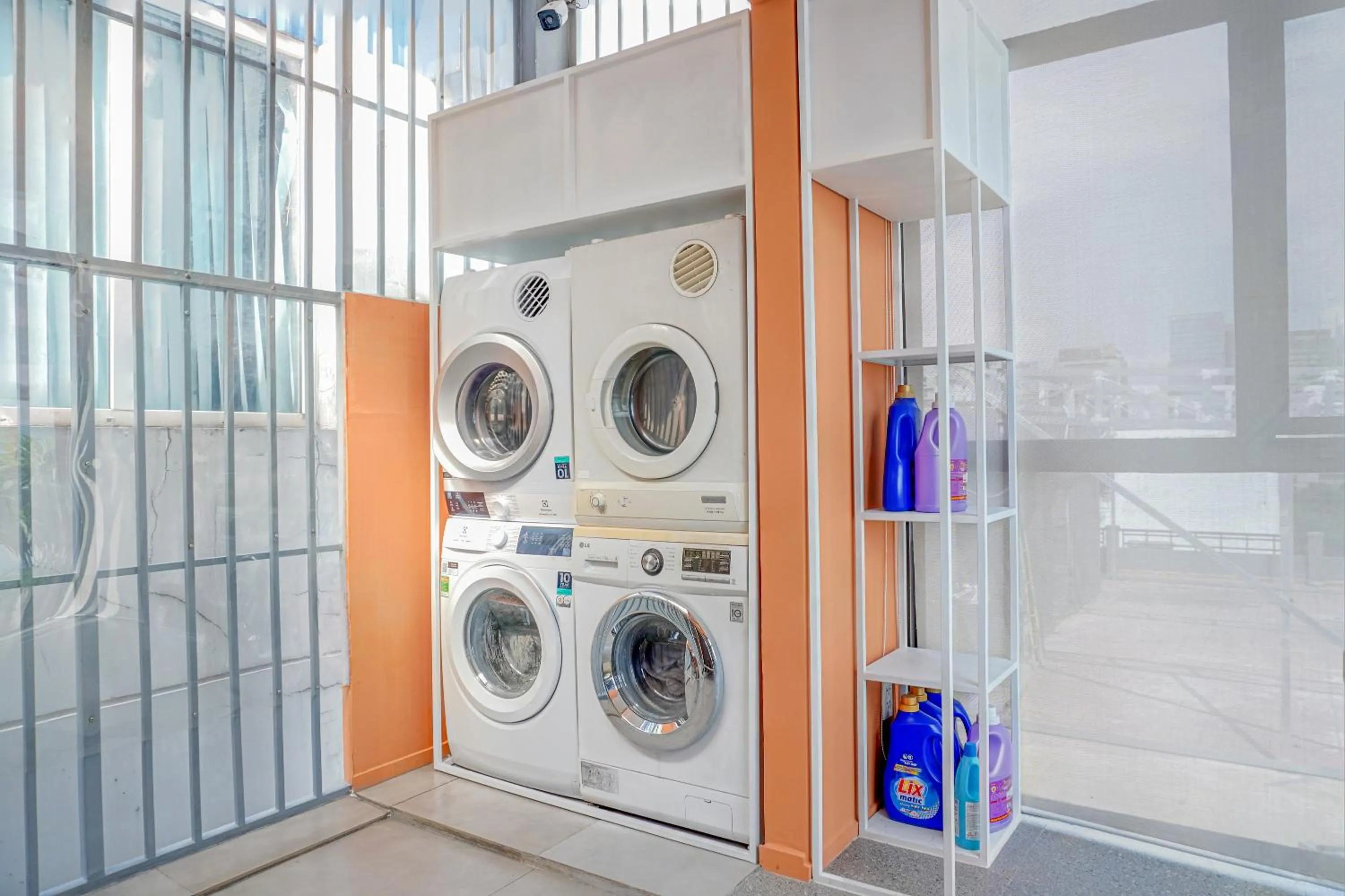 washing machine in Express by M Village Nguyễn Văn Thủ