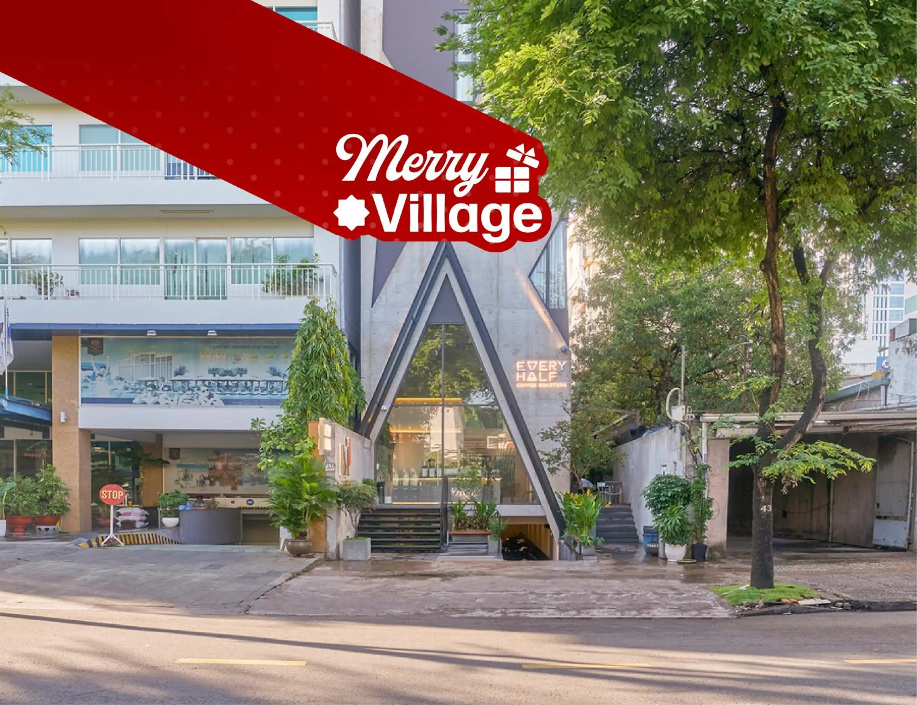 Property building in Express by M Village Nguyễn Văn Thủ Property building in Express by M Village Nguyễn Văn Thủ