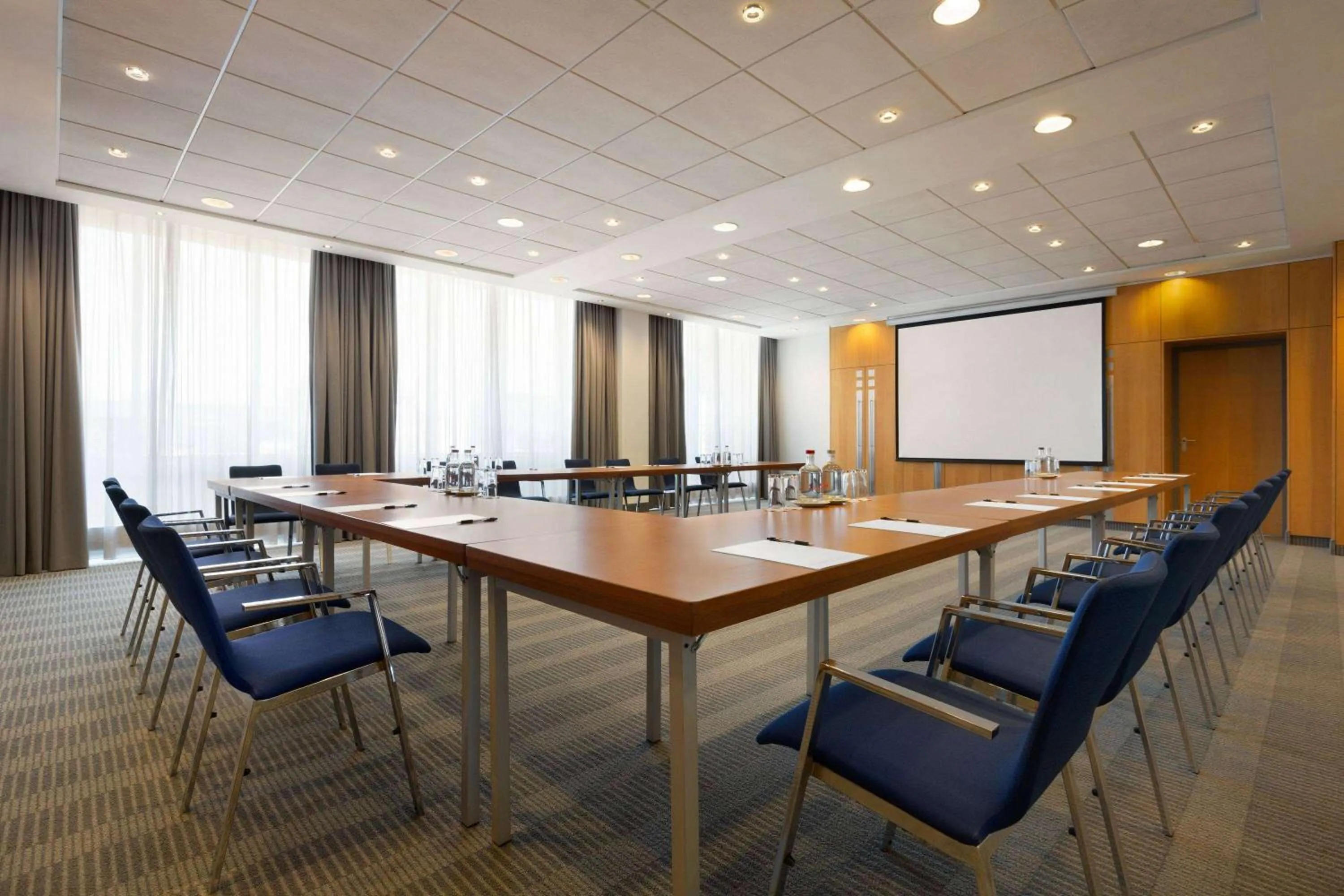 Meeting/conference room in Ramada by Wyndham Amsterdam Airport Schiphol