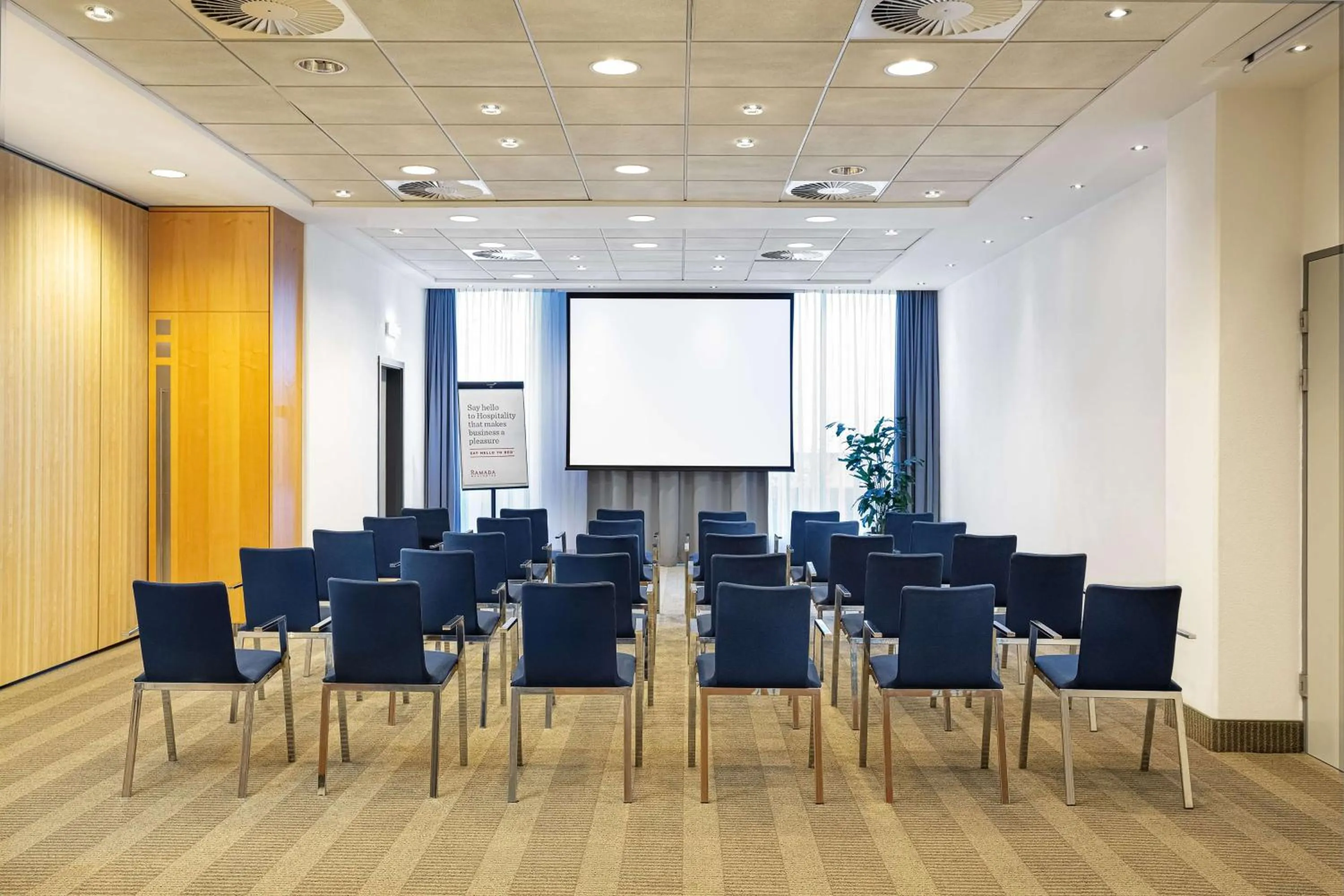 Meeting/conference room in Ramada by Wyndham Amsterdam Airport Schiphol