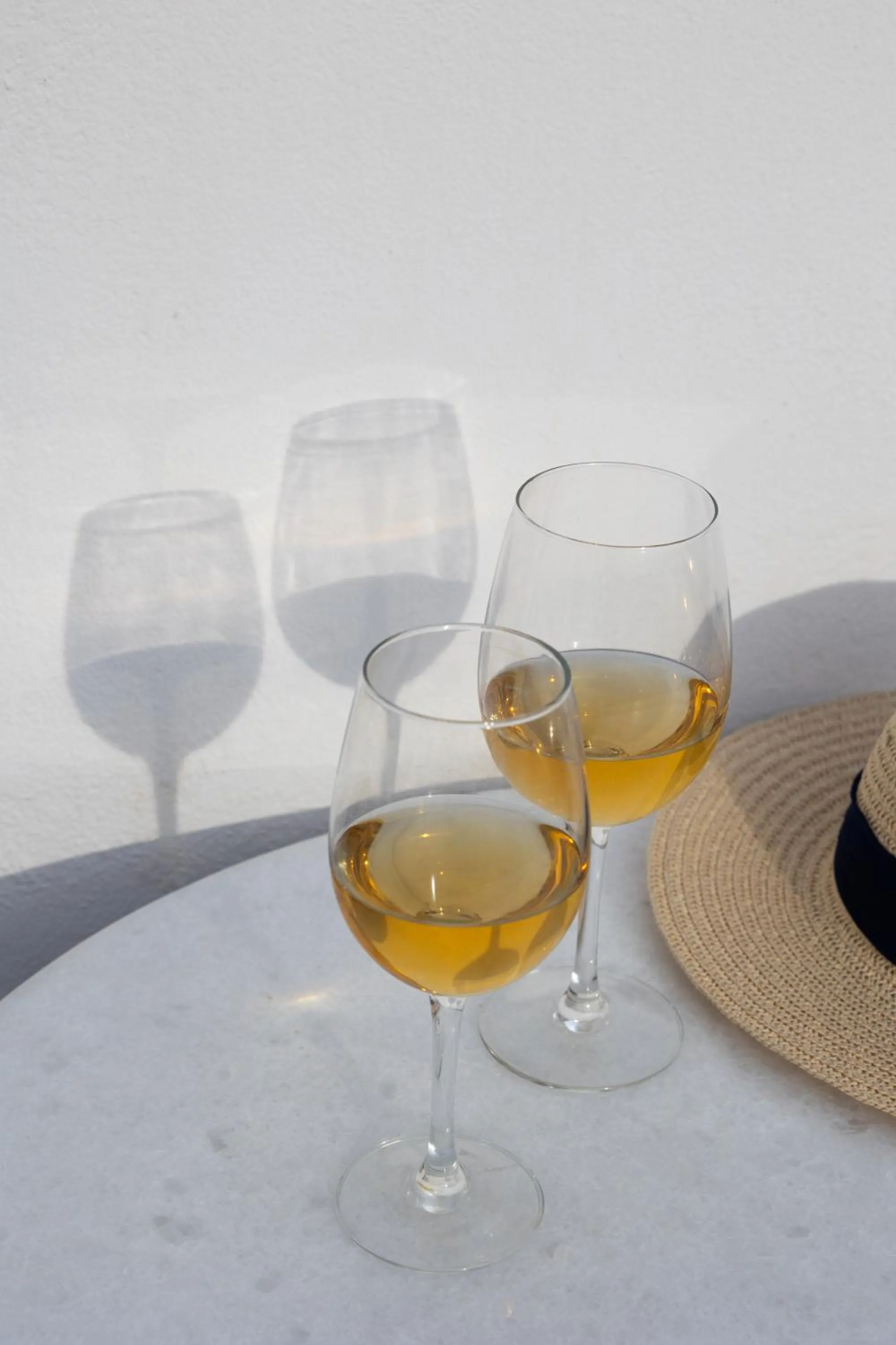 Food and drinks in CASASUNSHA Hybrid Retreat Santorini