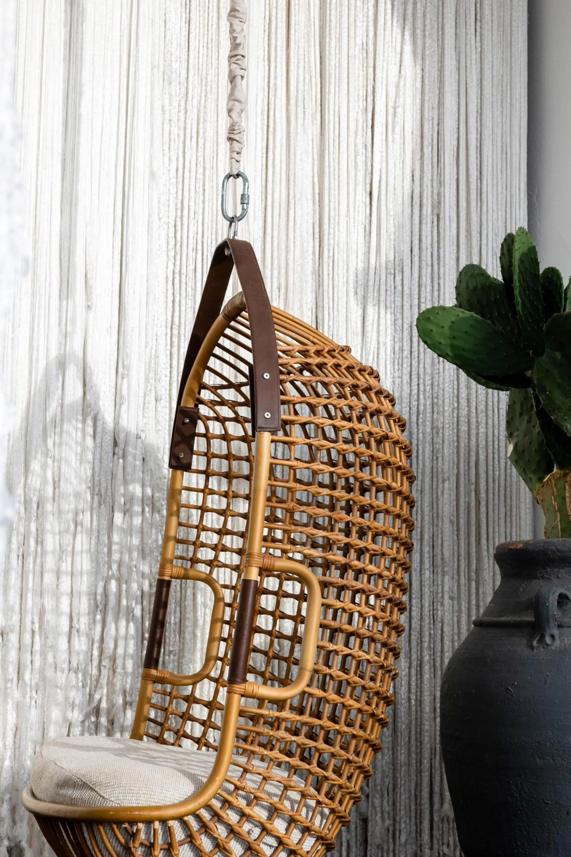 Decorative detail in CASASUNSHA Hybrid Retreat Santorini