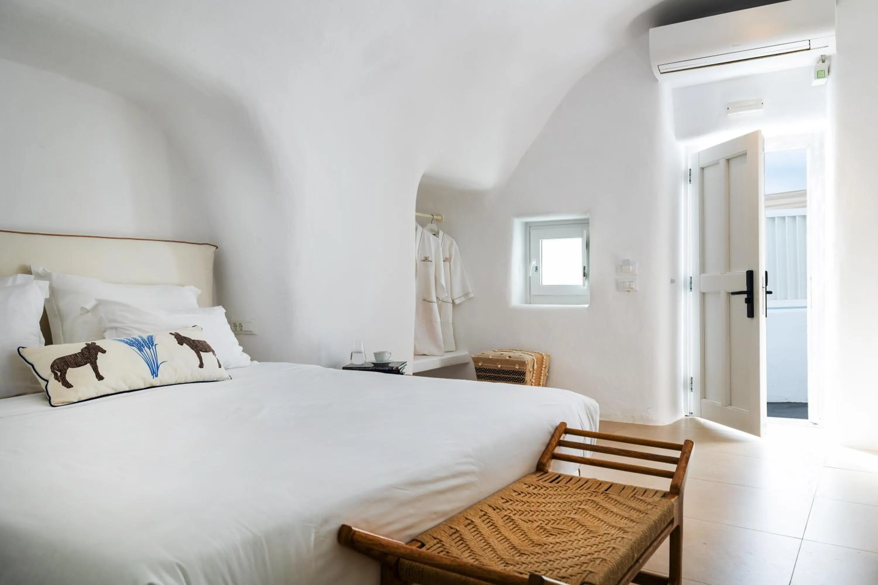 Bedroom, Bed in CASASUNSHA Hybrid Retreat Santorini