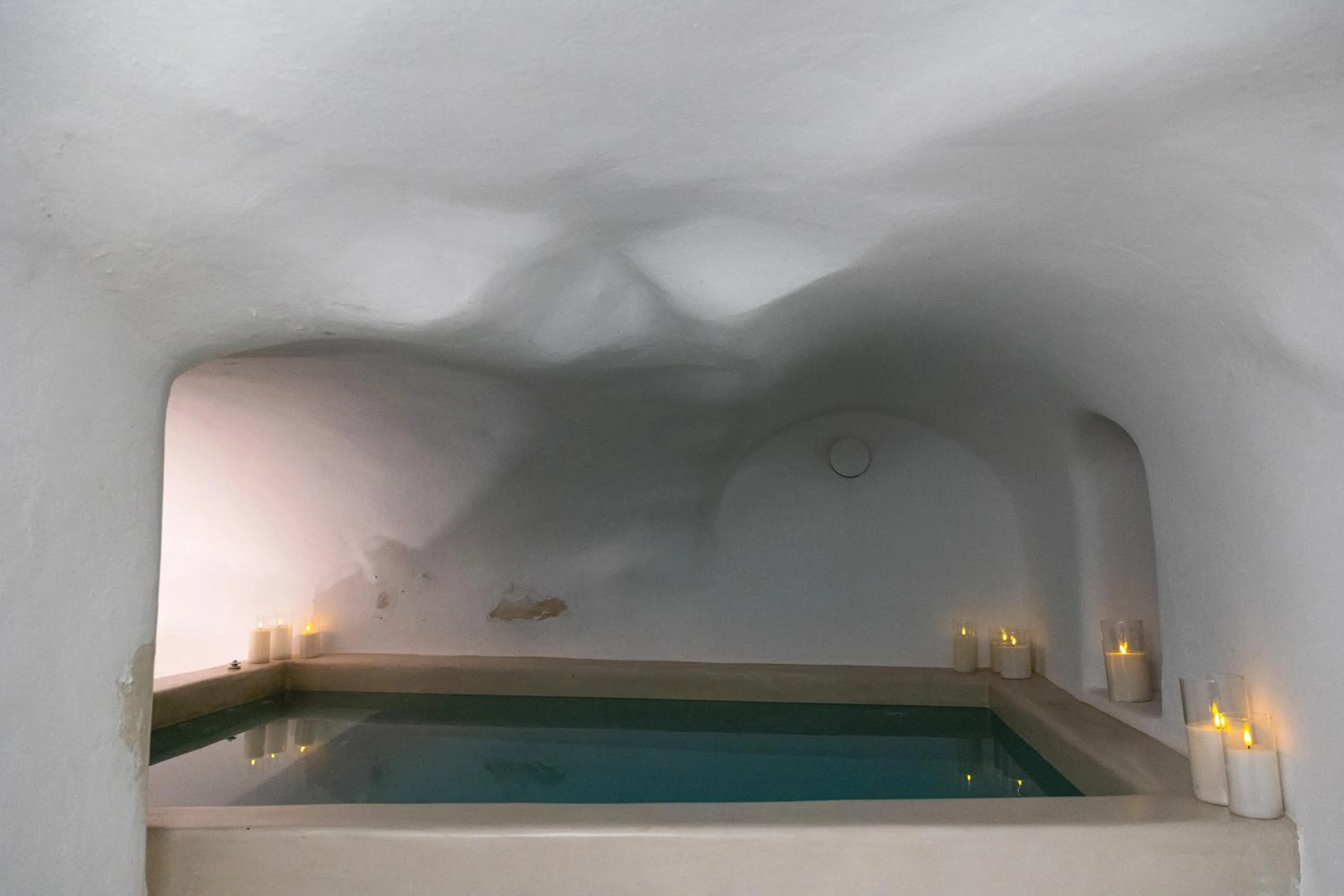 Hot Tub in CASASUNSHA Hybrid Retreat Santorini